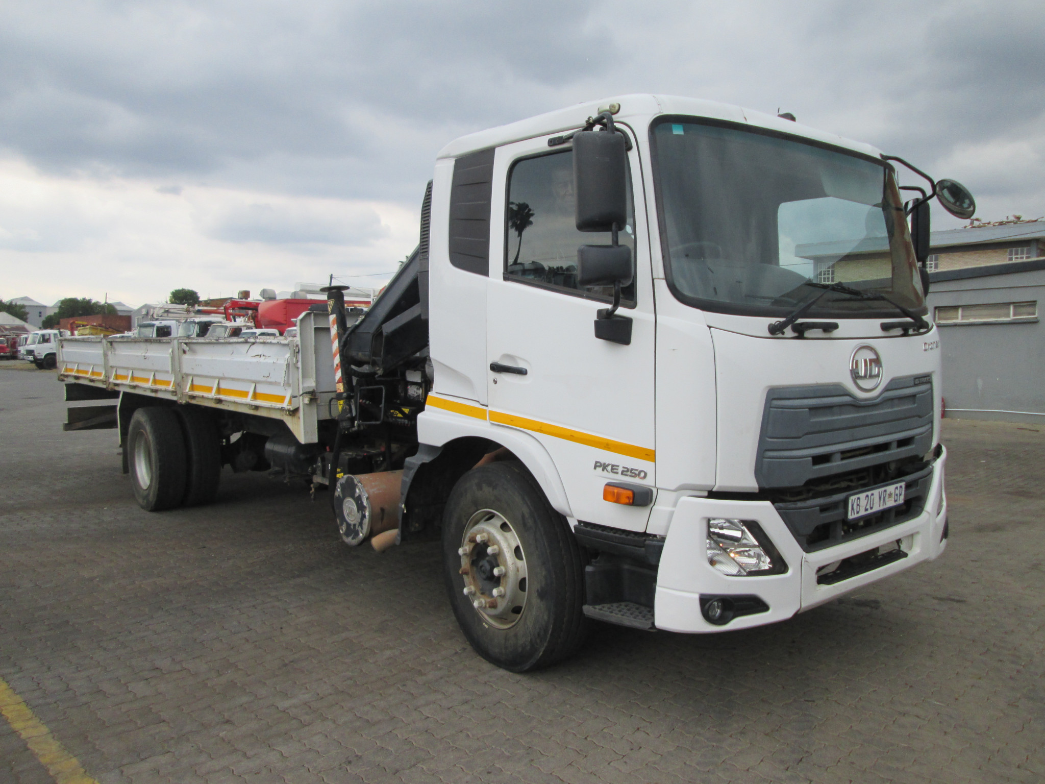 2017 UD PKE250 CRONER 8TON DROPSIDE WITH HIAB X CL 8-1 - Image 1