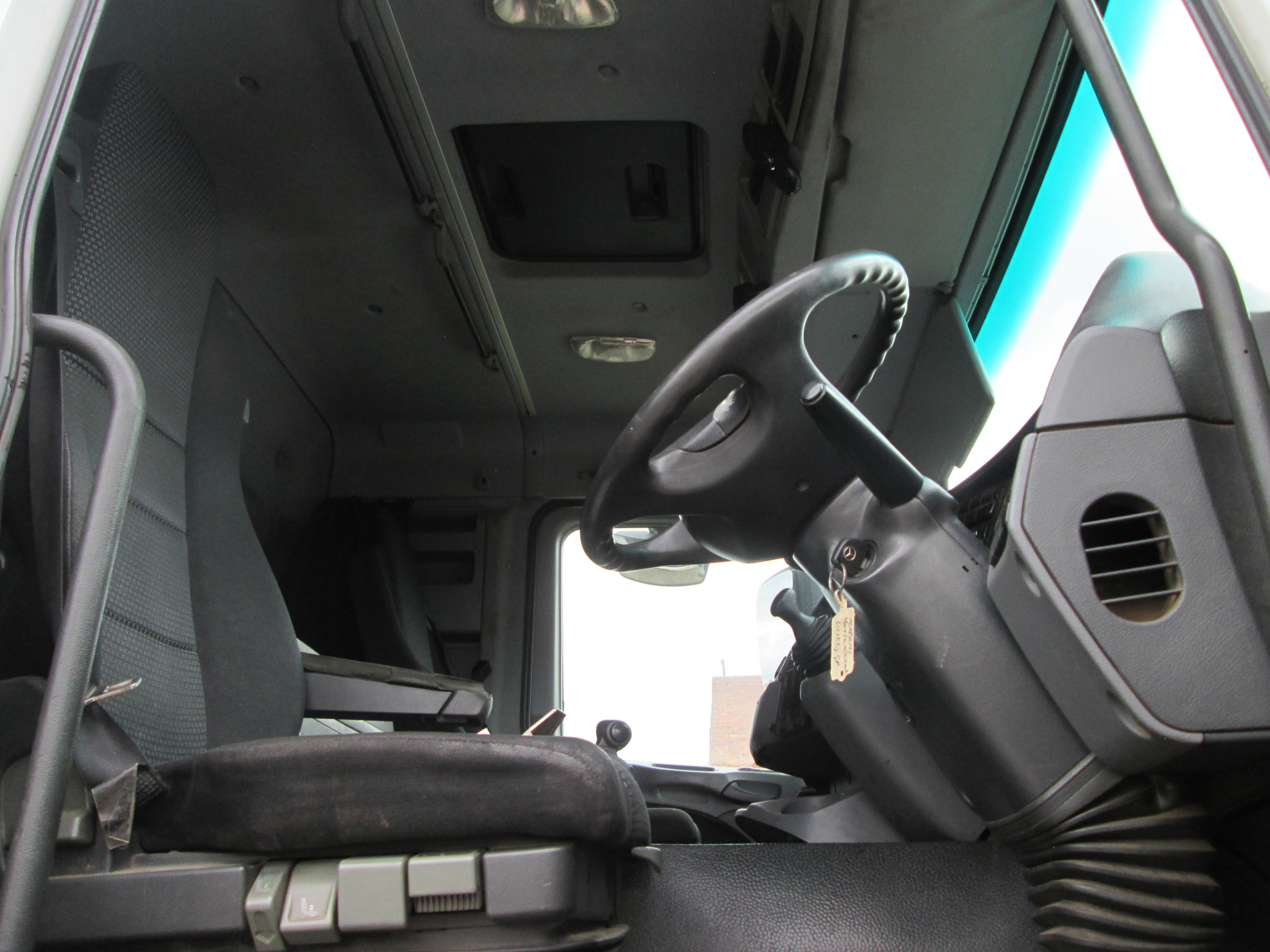 2012 MERCEDES BENZ 3344 TRUCK TRACTOR WITH PK 15500 CRANE - Image 10