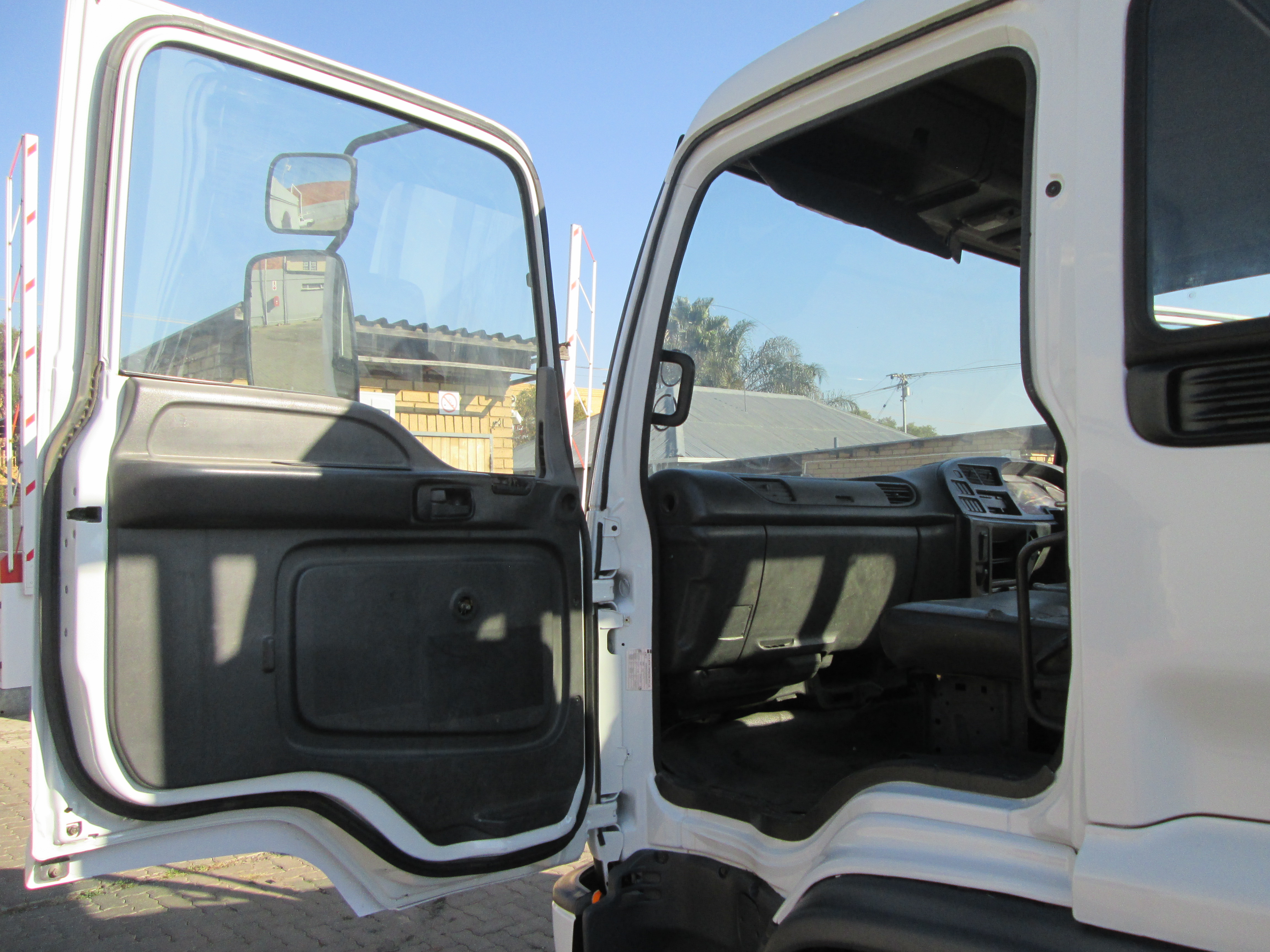 2000 ISUZU FTR800 8TON DROPSIDE BODY TRUCK - 099241KM - Image 15