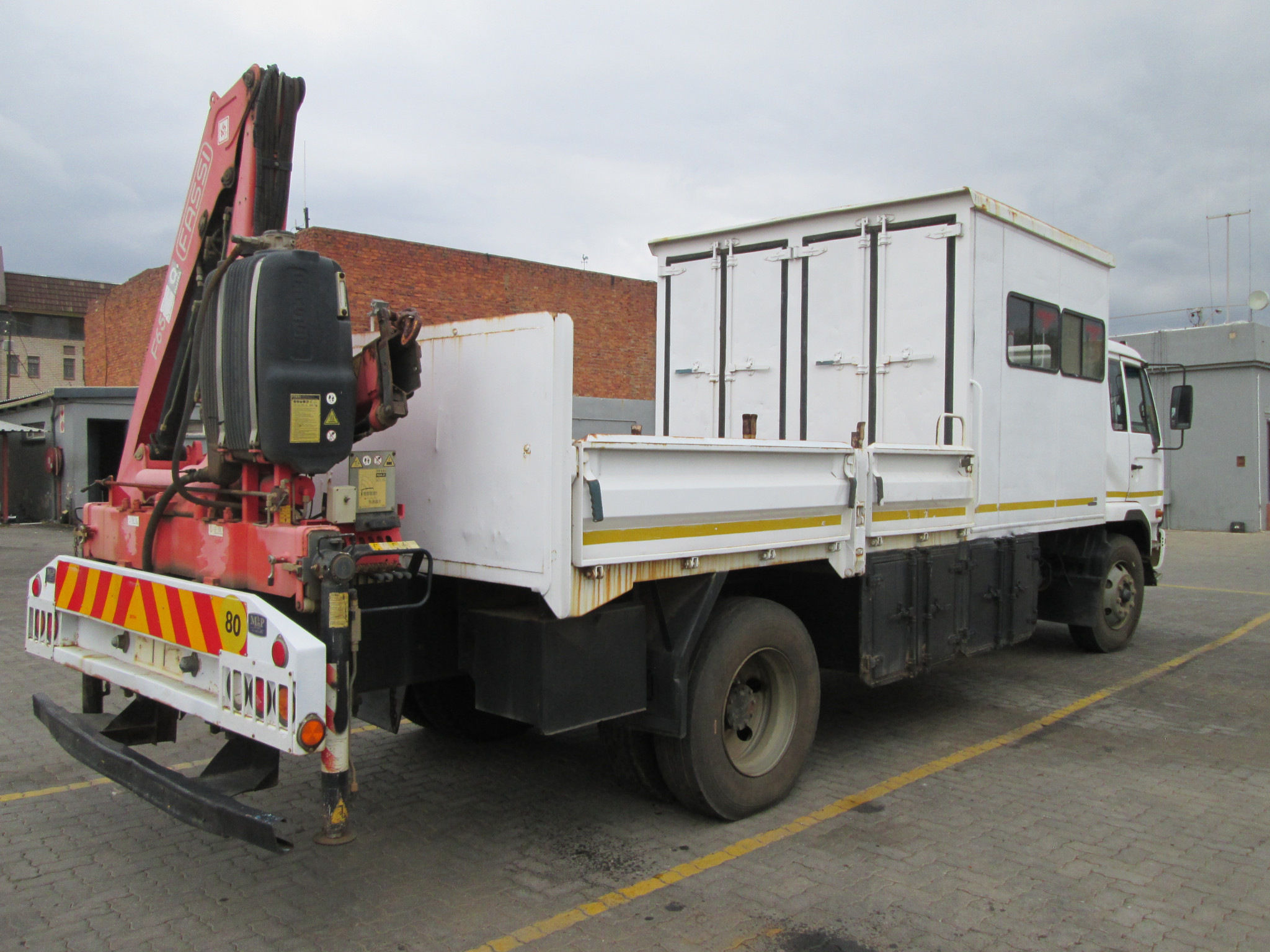 2011 UD TRUCK UD80 8TON DROPSIDE WITH FASSI F65 CRANE & CREWCAB - Image 7