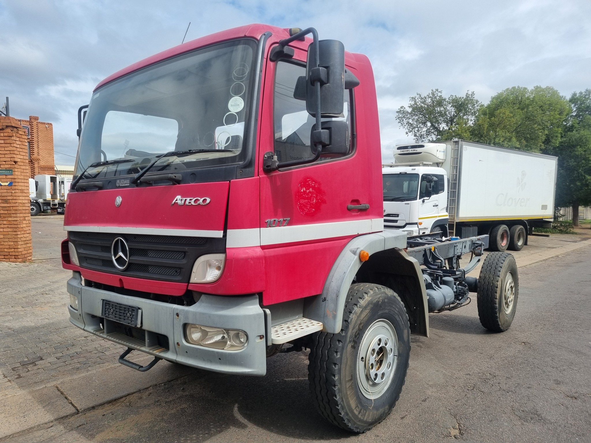 2007 MERCEDES BENZ 1017 4X4 CHASSIS CAB - Image 3
