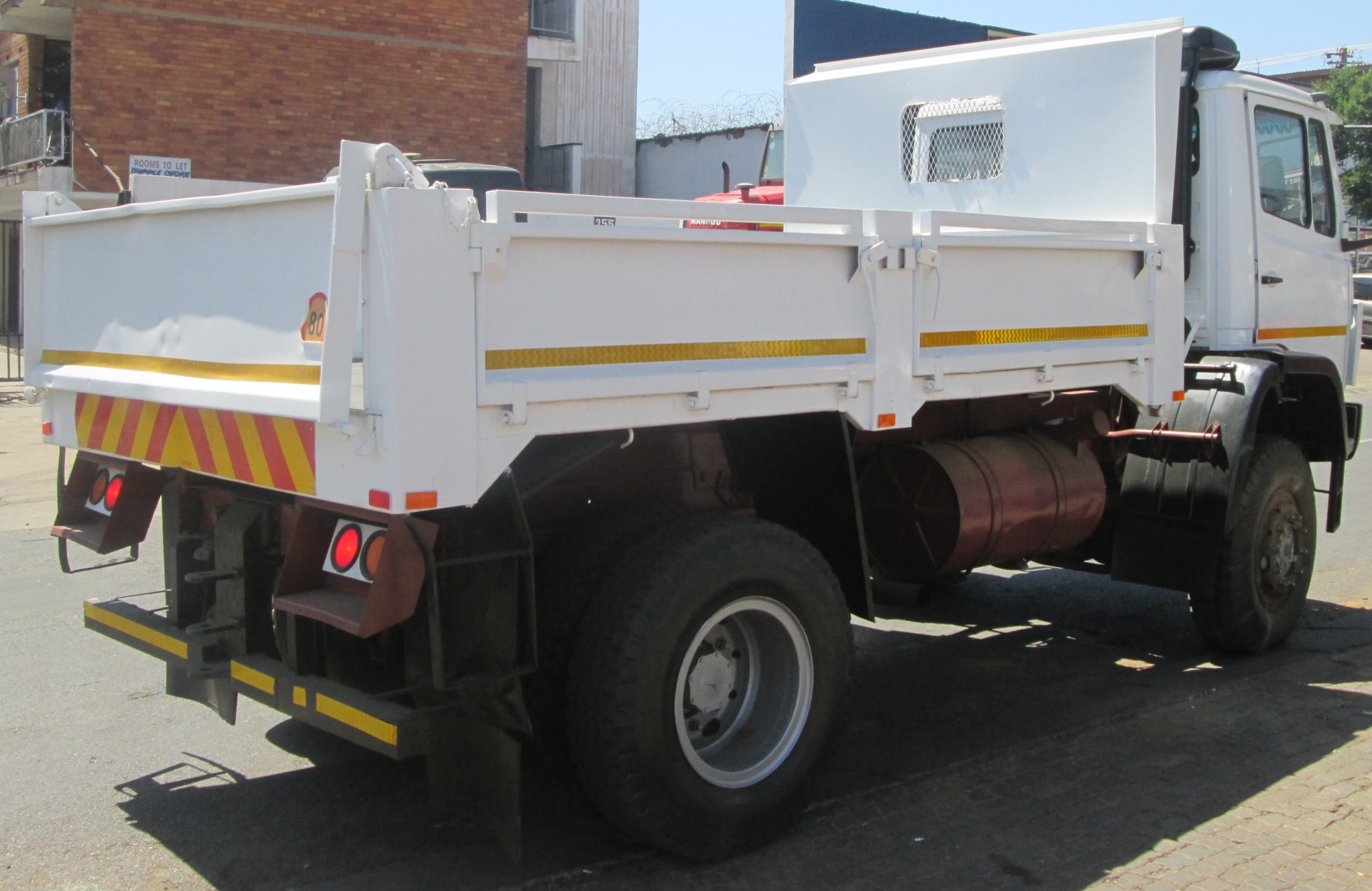 1996 MERCEDES BENZ 1617, 4X4 5M³ DROPSIDE TIPPER - Image 6