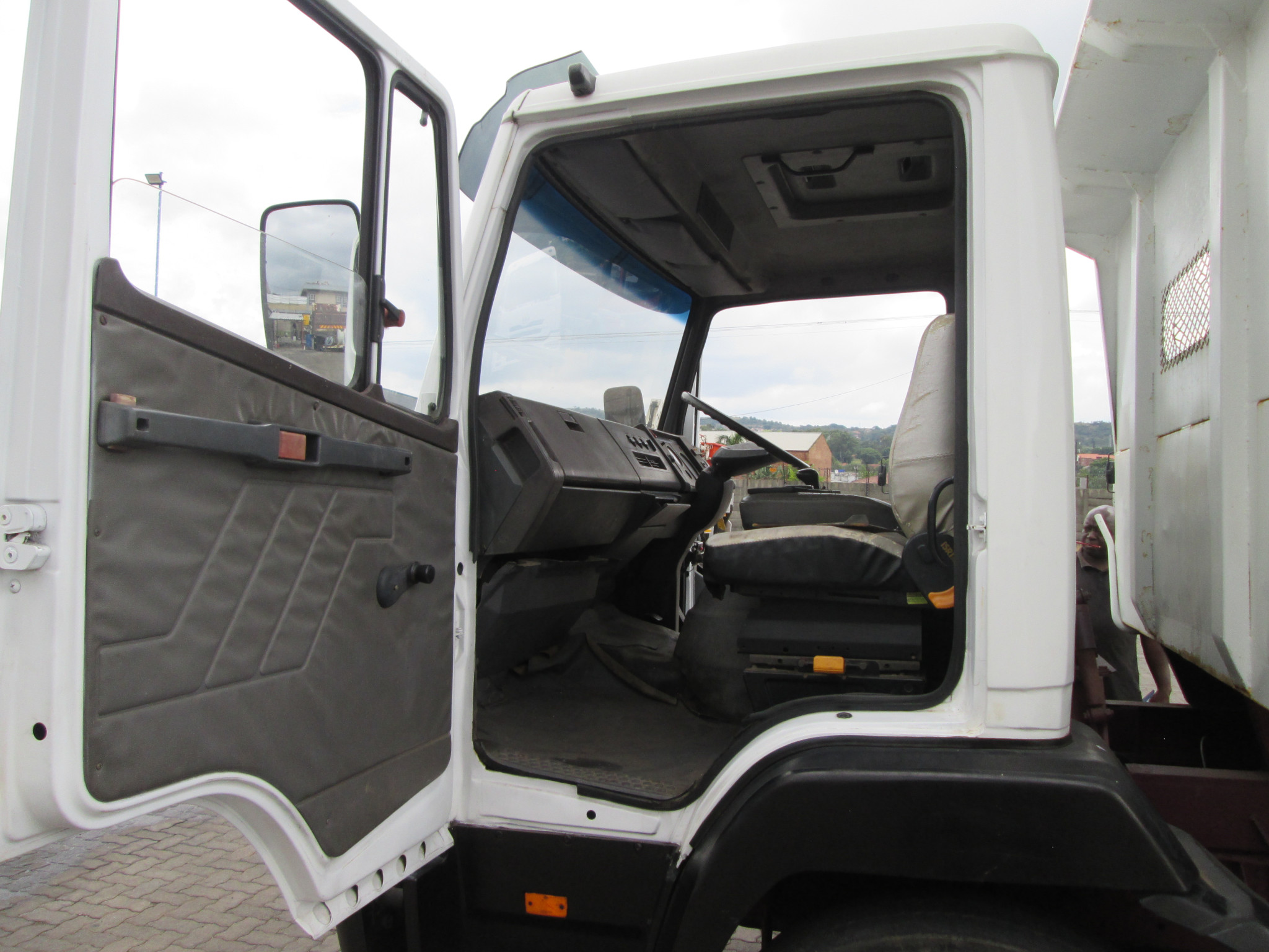 1993 MERCEDES BENZ 1214 6CUBE TIPPER - Image 10