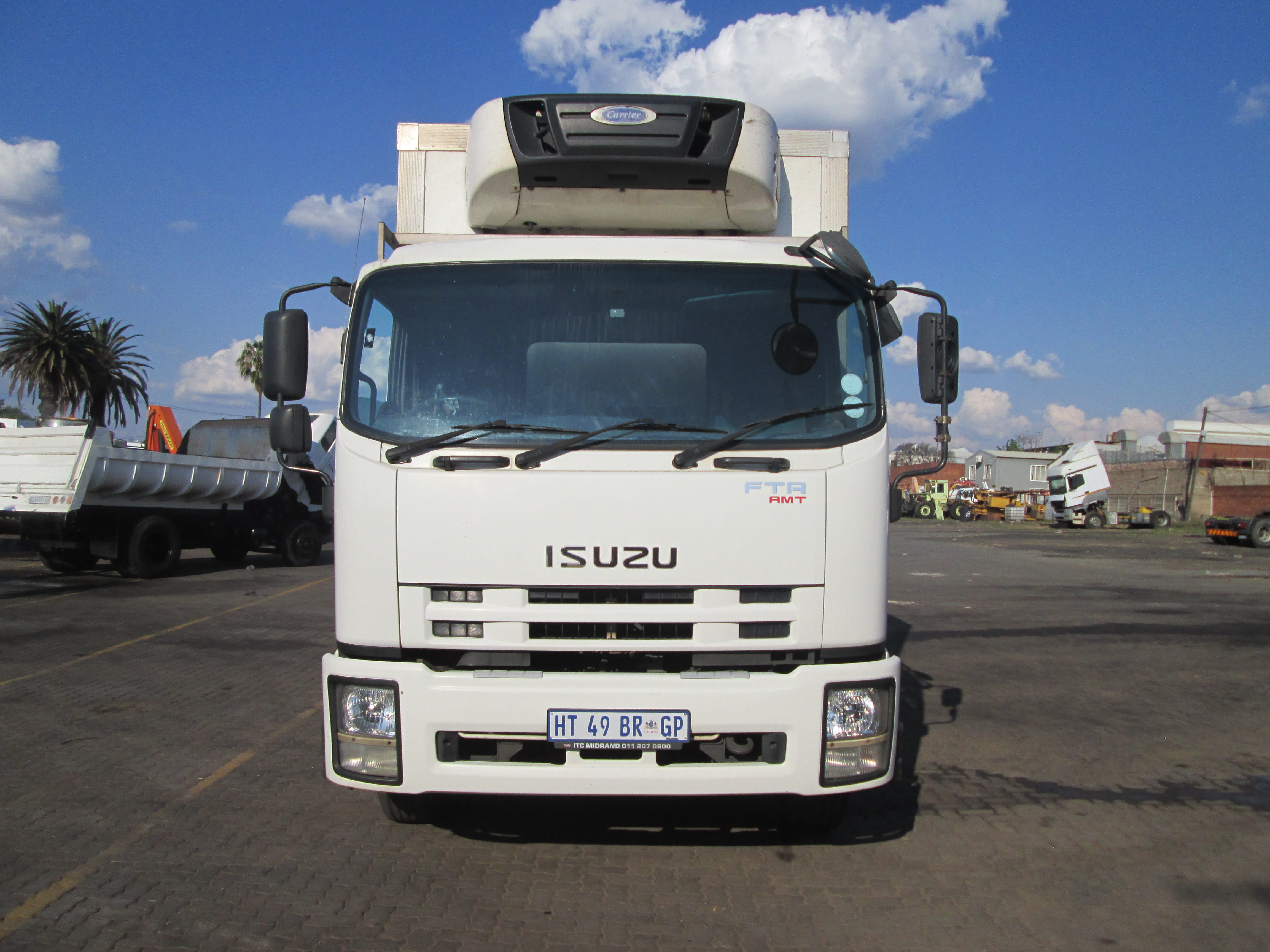 2018 ISUZU FTR850 AMT 8TON TRUCK WITH FRIDGE BODY CARRIER SUPRA 550 UNIT - 305632KM - Image 2