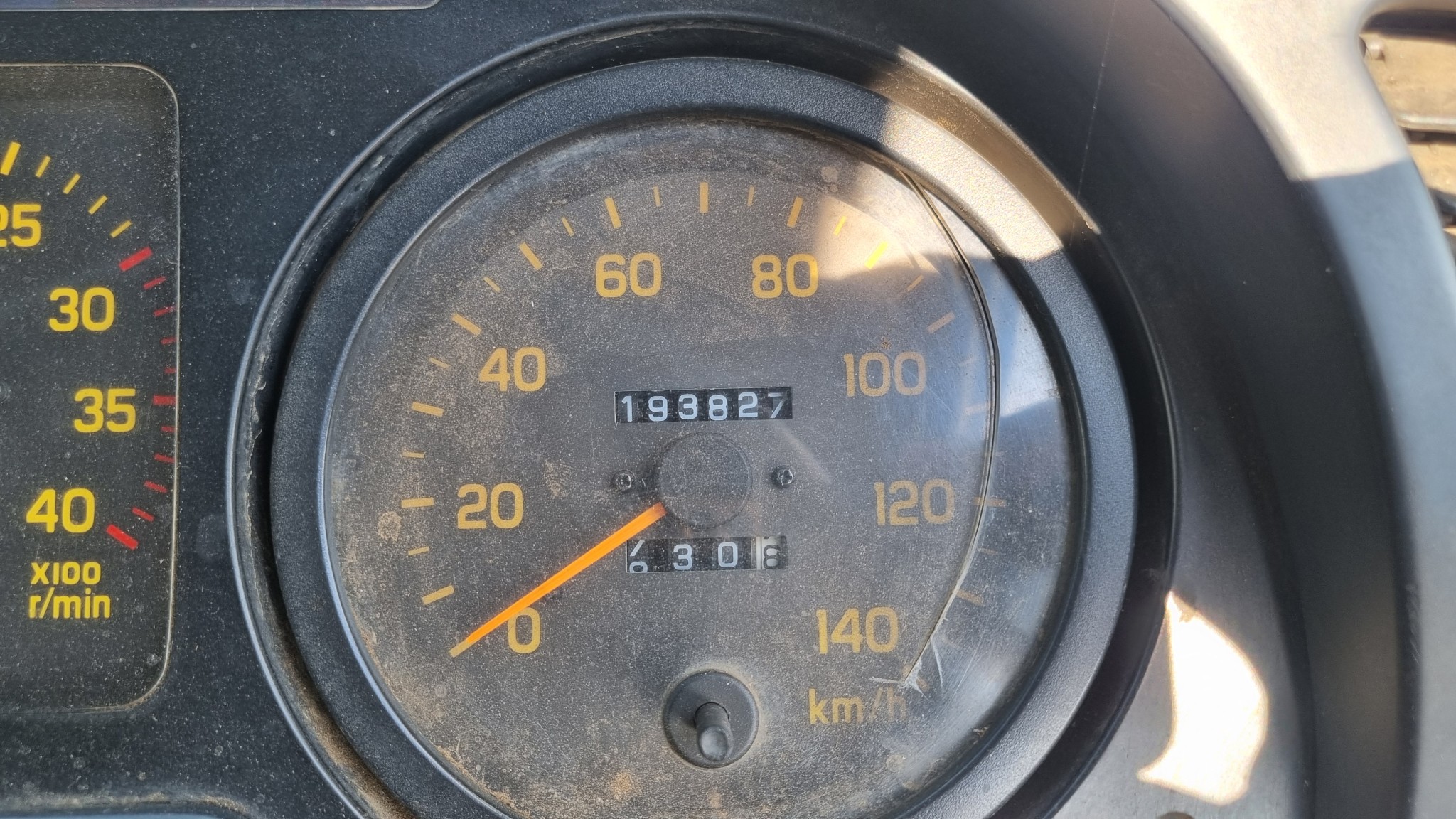 2009 ISUZU FSR700 8TON DROPSIDE, CREW CAB WITH PC1500 CANE - Image 9