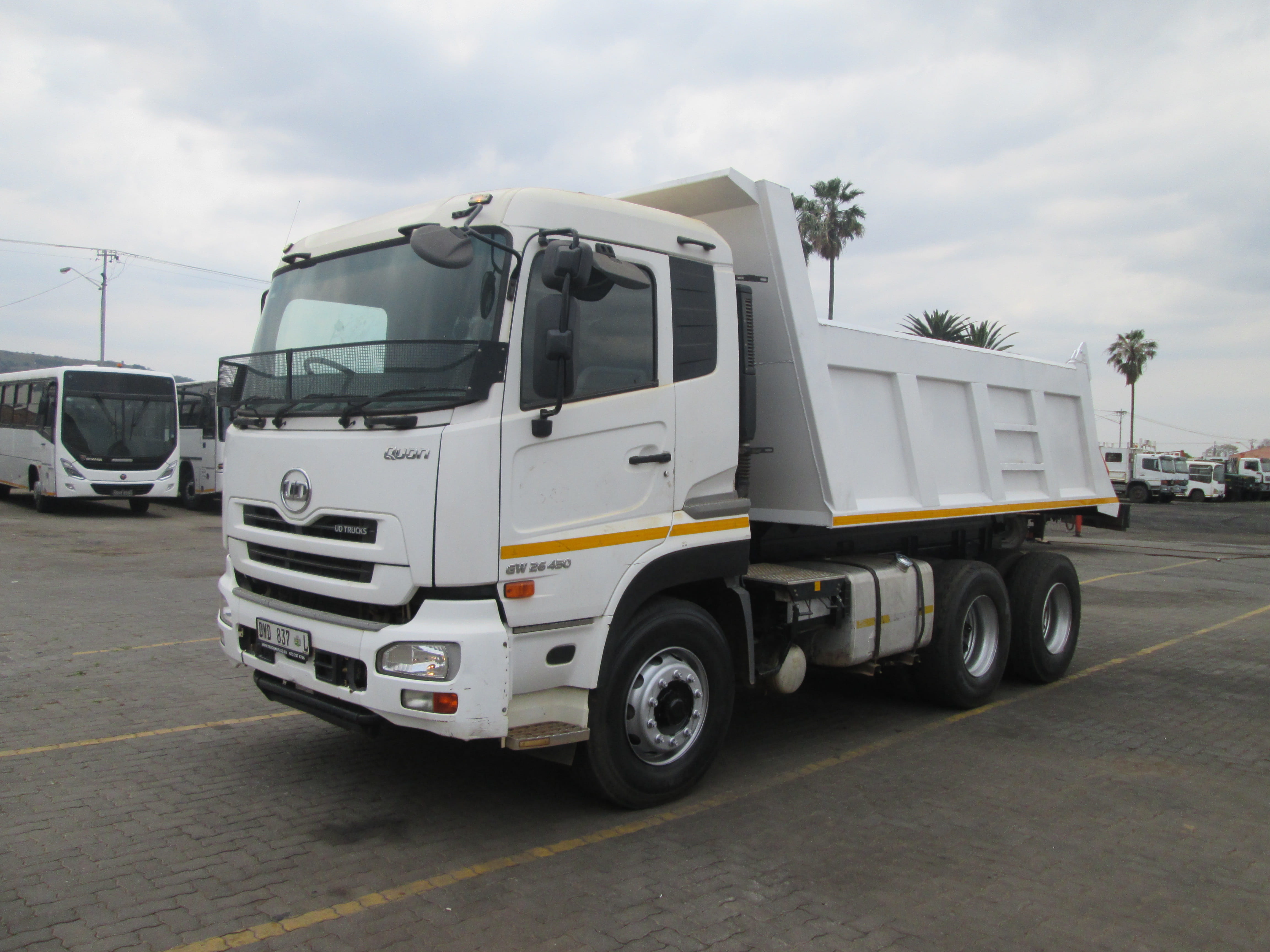 2018 UD QUON GW26-450 10 CUBE TIPPER 366033KM - Image 3