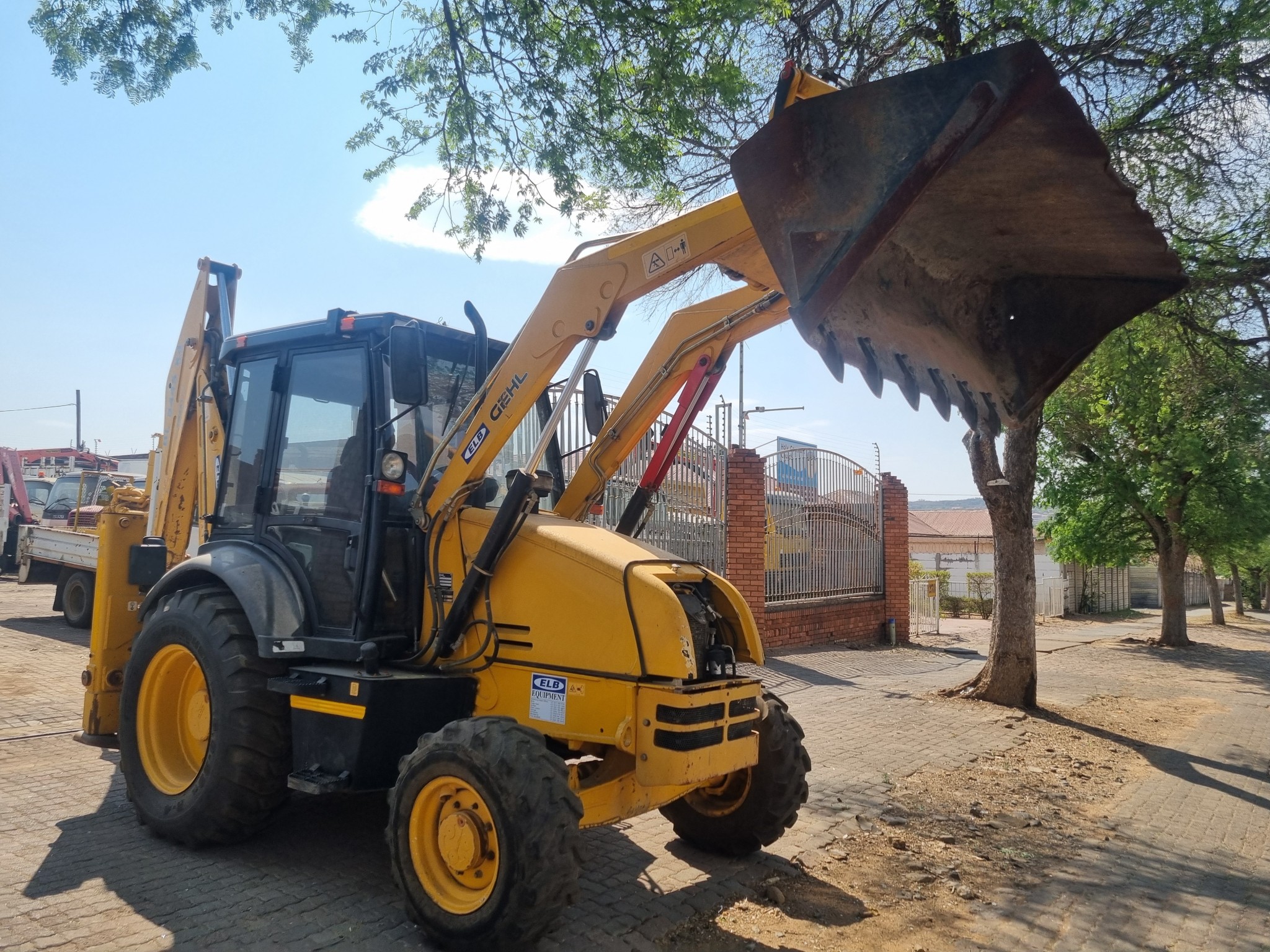 2019 MANITOU BL 844S X4  GEHL TLB