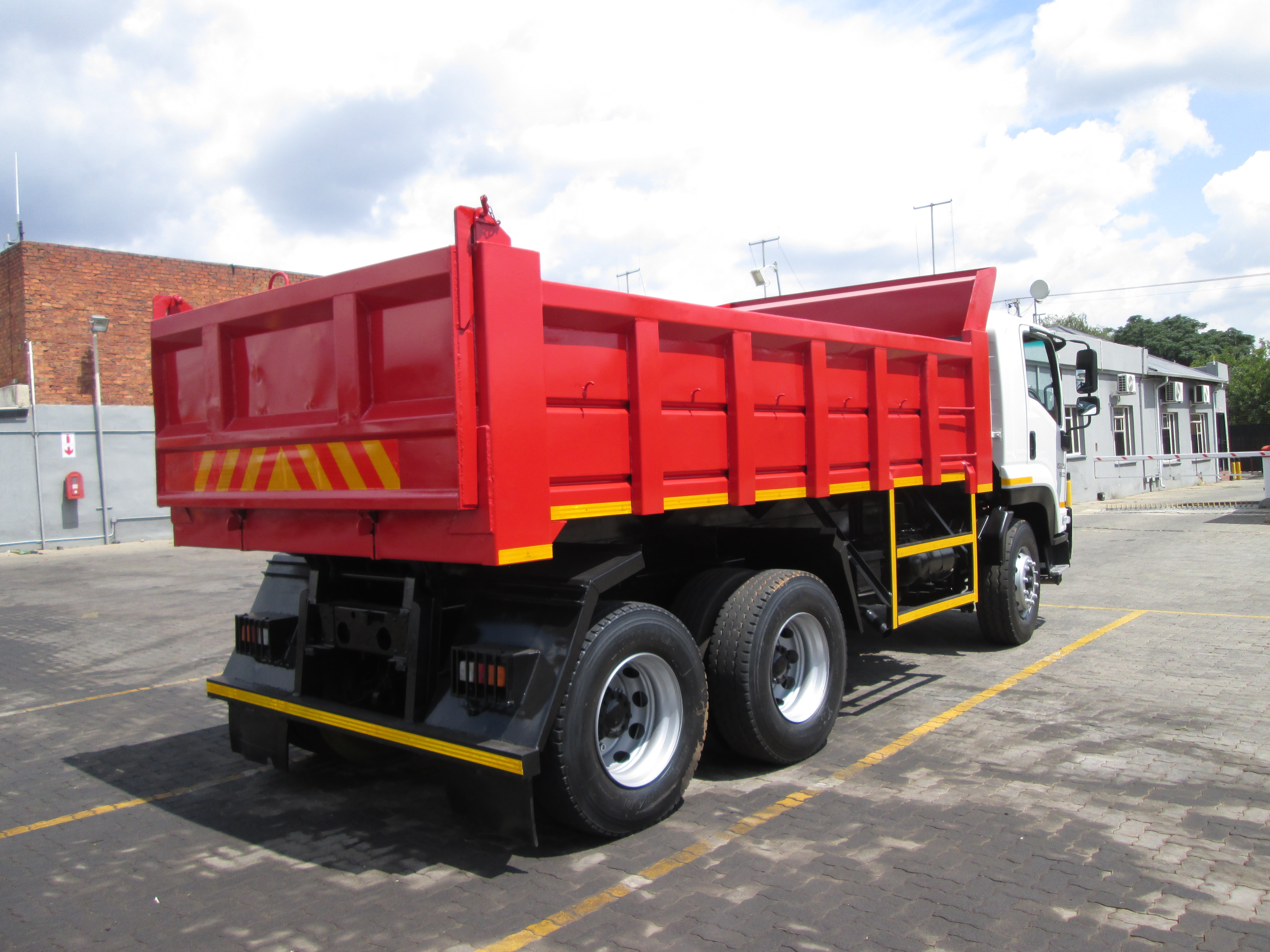 2013 ISUZU FVZ1400 10CUBE TIPPER 344649KM - Image 7