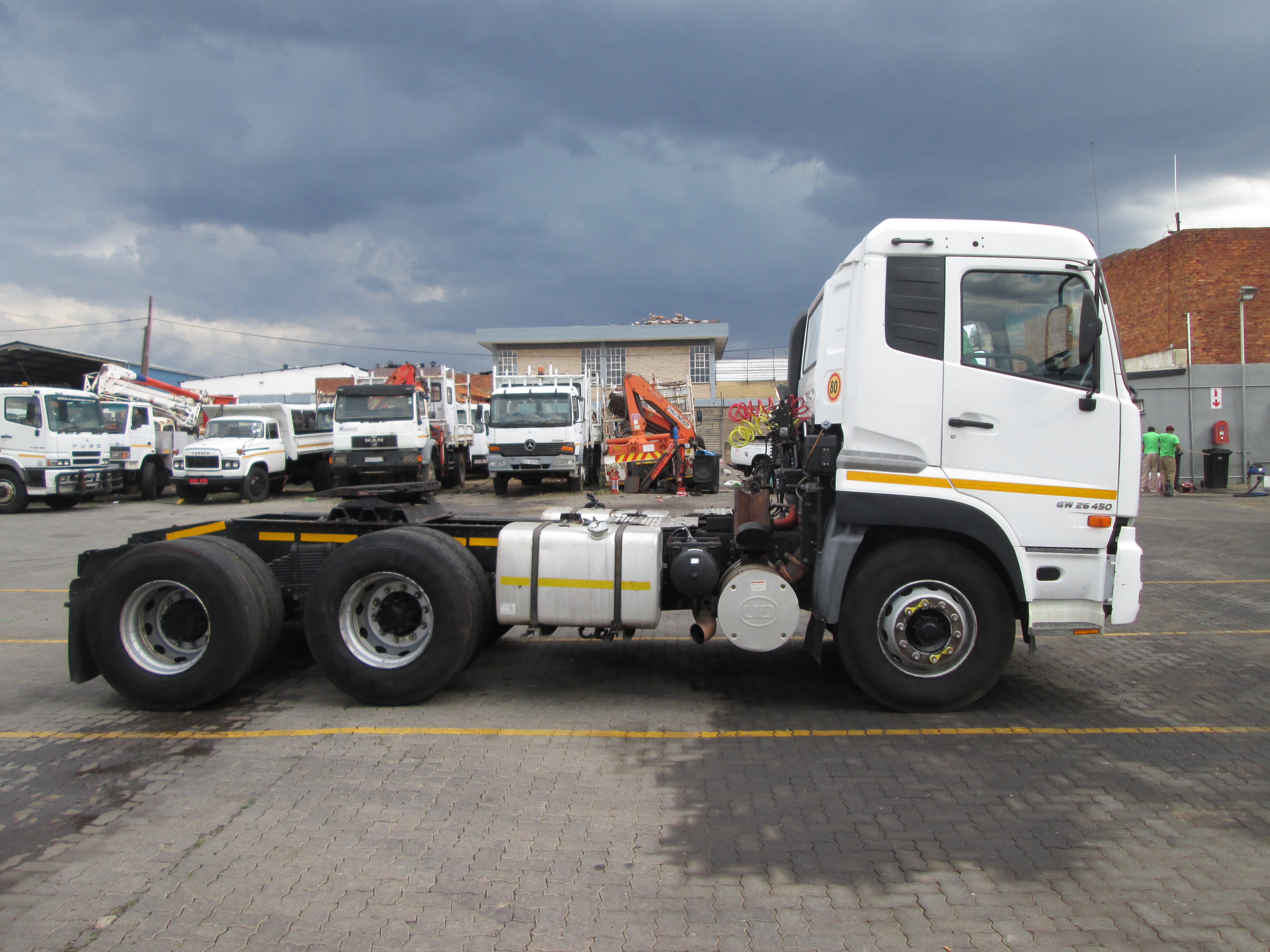 2018 UD QUON GW26-450 TRUCK TRACTOR 311225KM - Image 8
