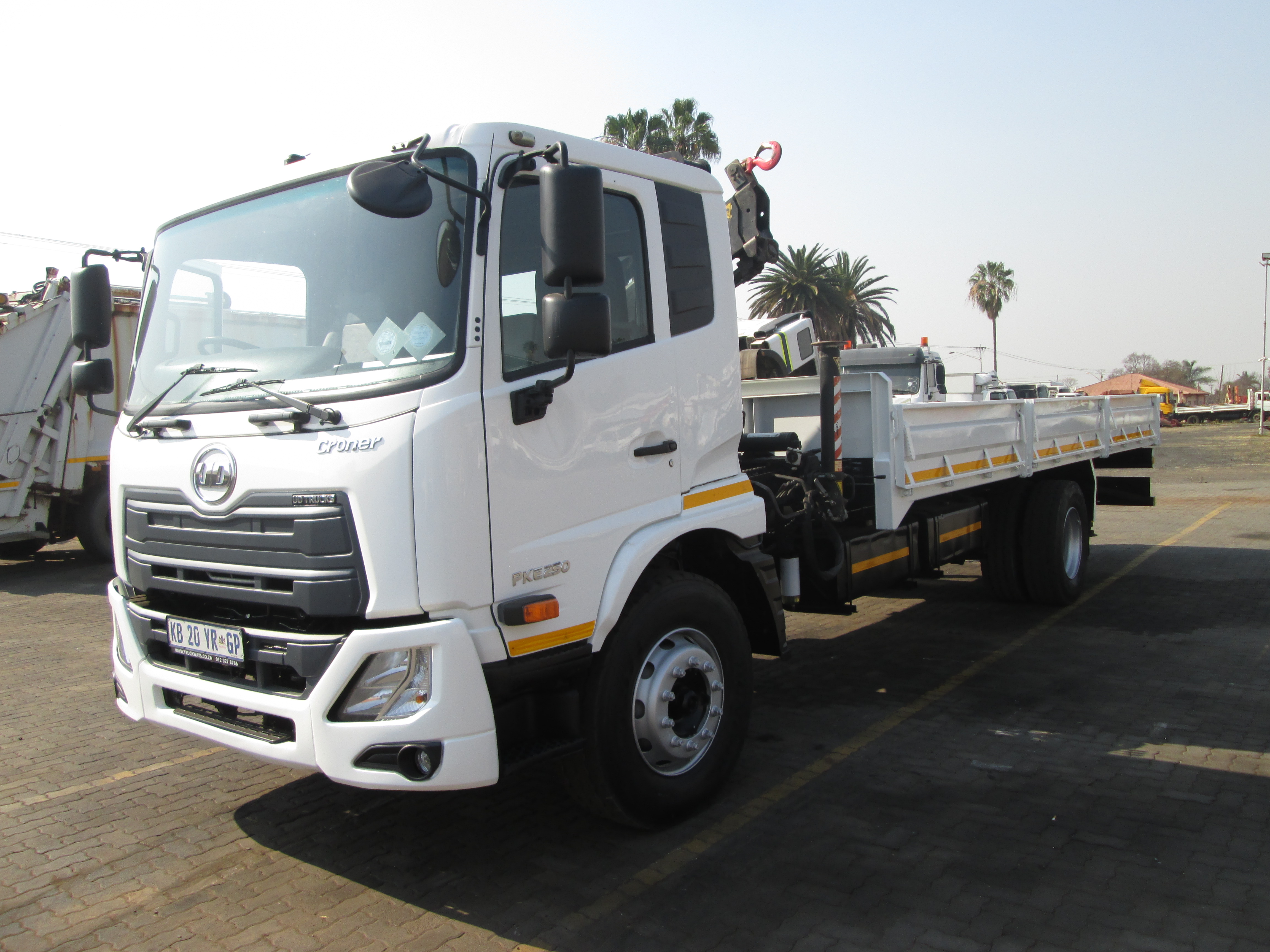 2017 UD PKE250 CRONER 8TON DROPSIDE WITH HIAB X CL 8-1 85386KM - Image 3