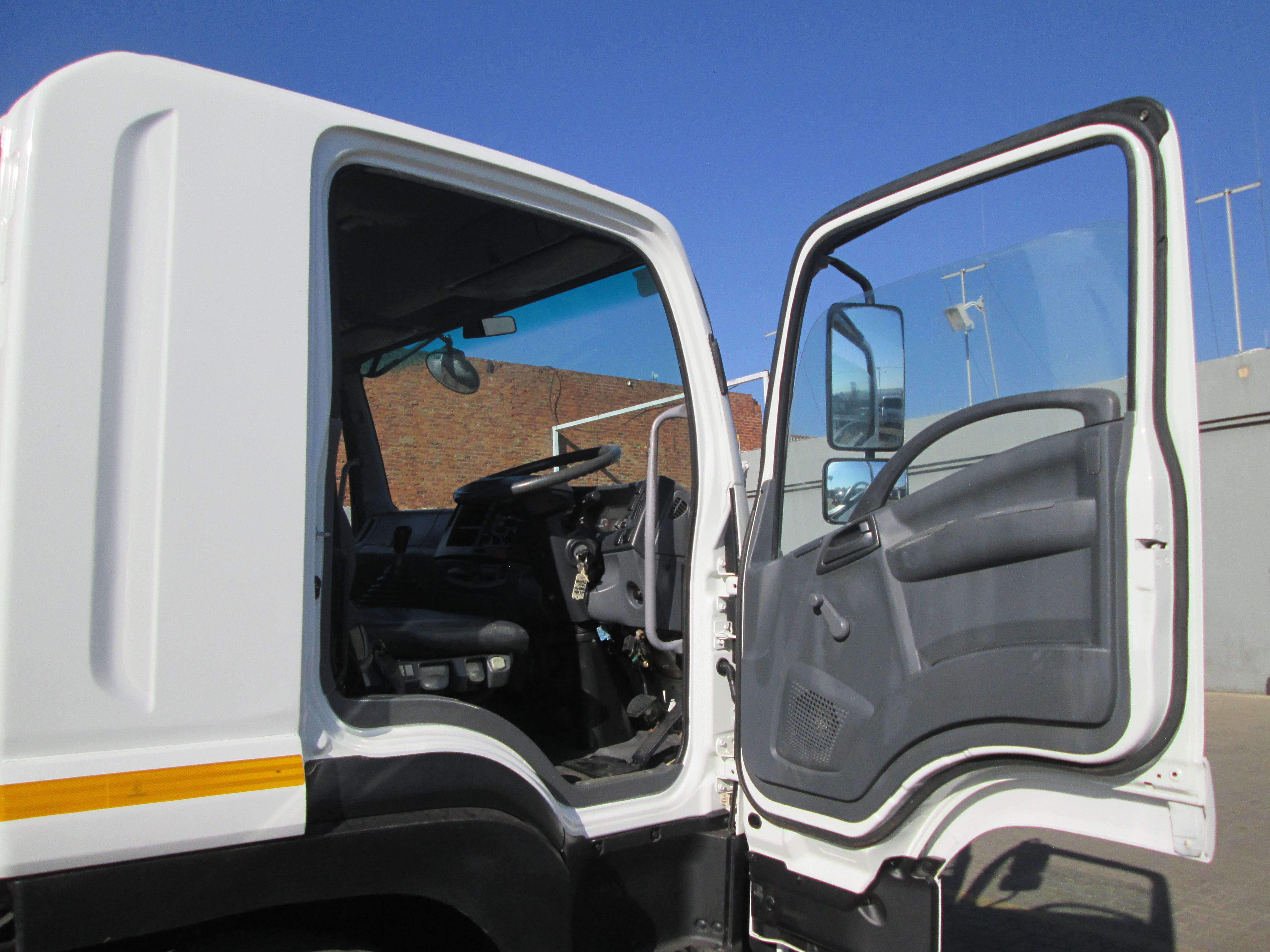 2011 ISUZU FVZ1400 16000L WATER TANKER 453822KM - Image 10