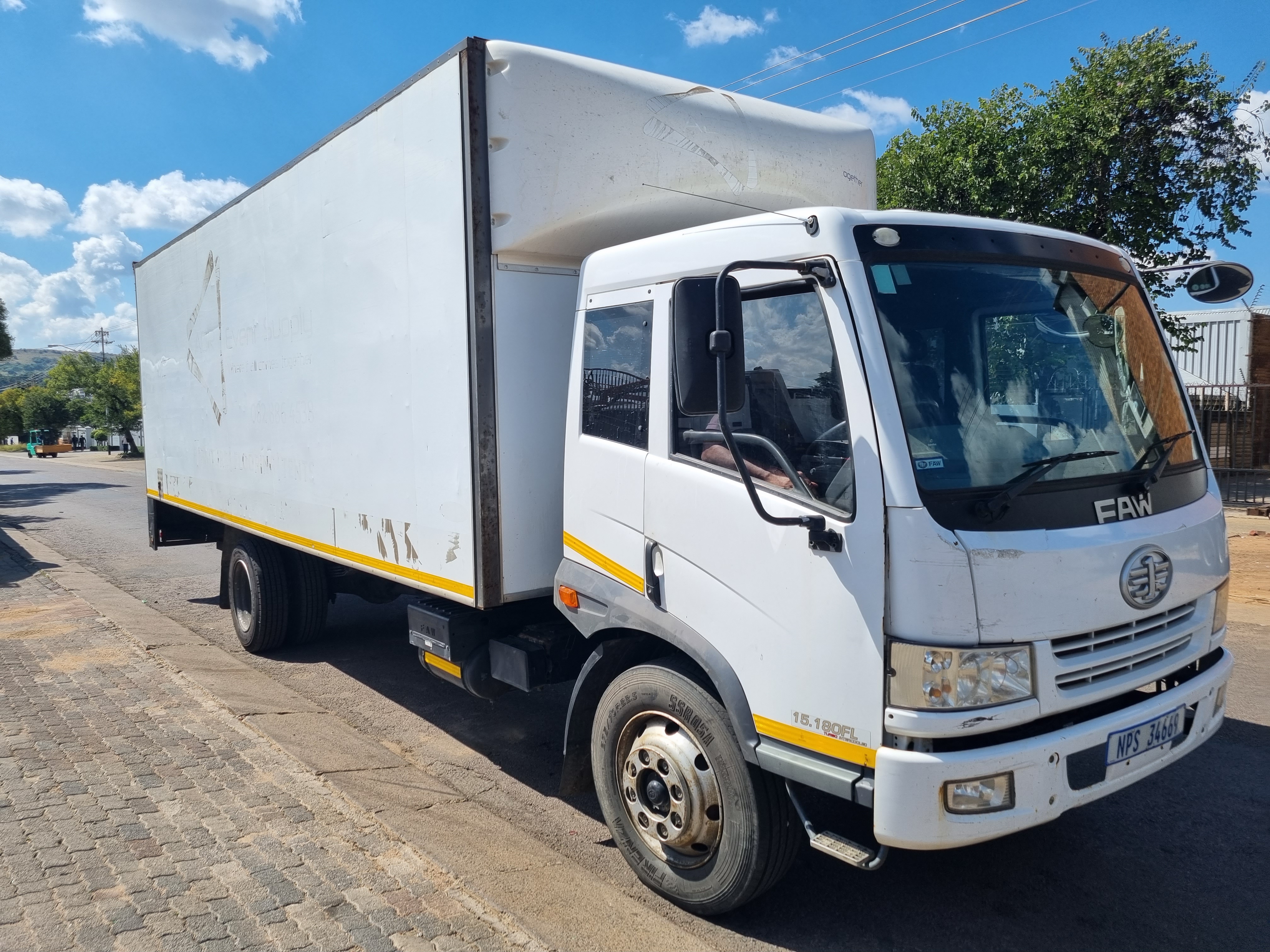 2018 FAW 15.180 8TON CLOSED BODY