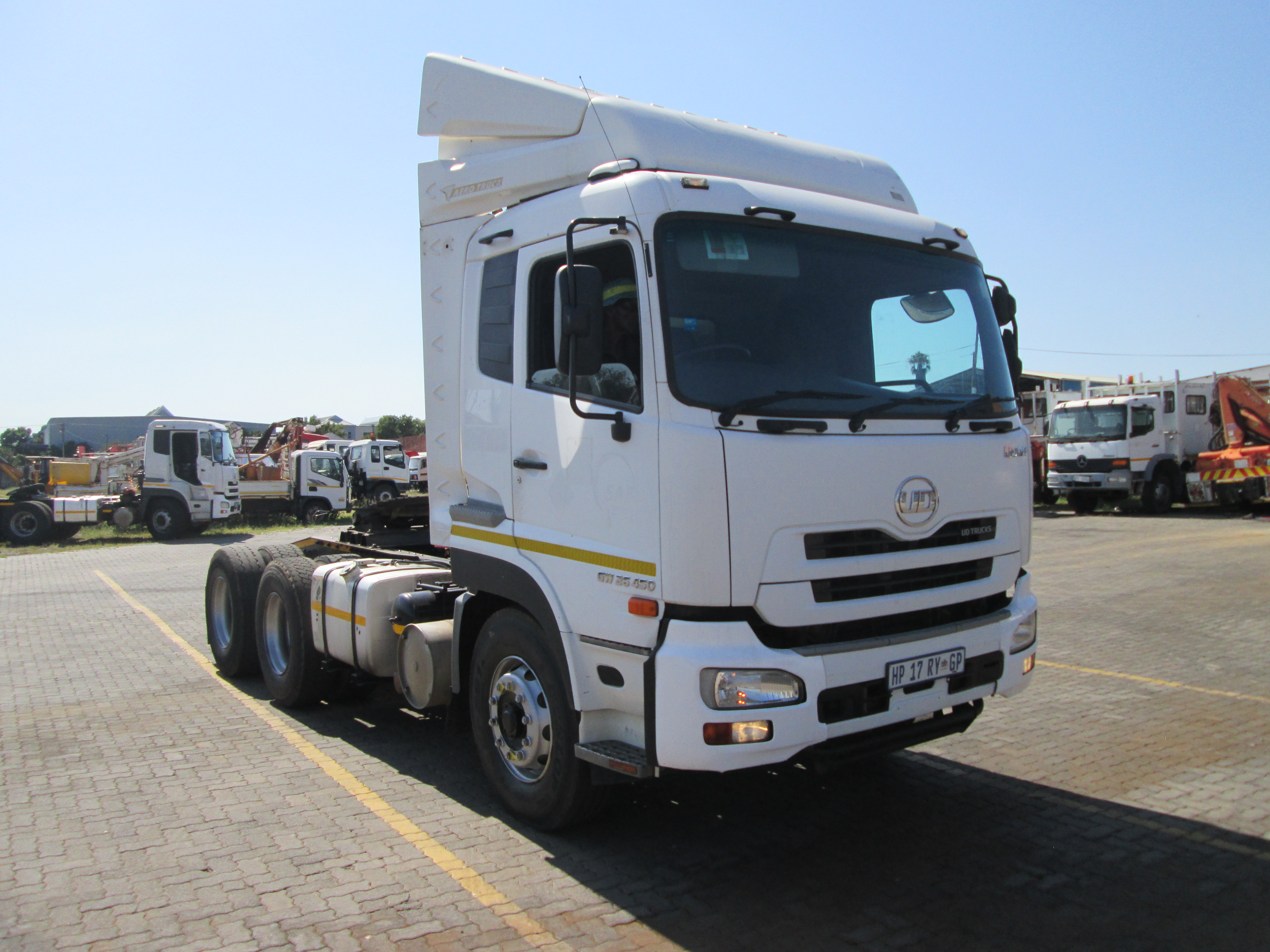 2018 UD QUON GW26-450 TRUCK TRACTOR 246563KM