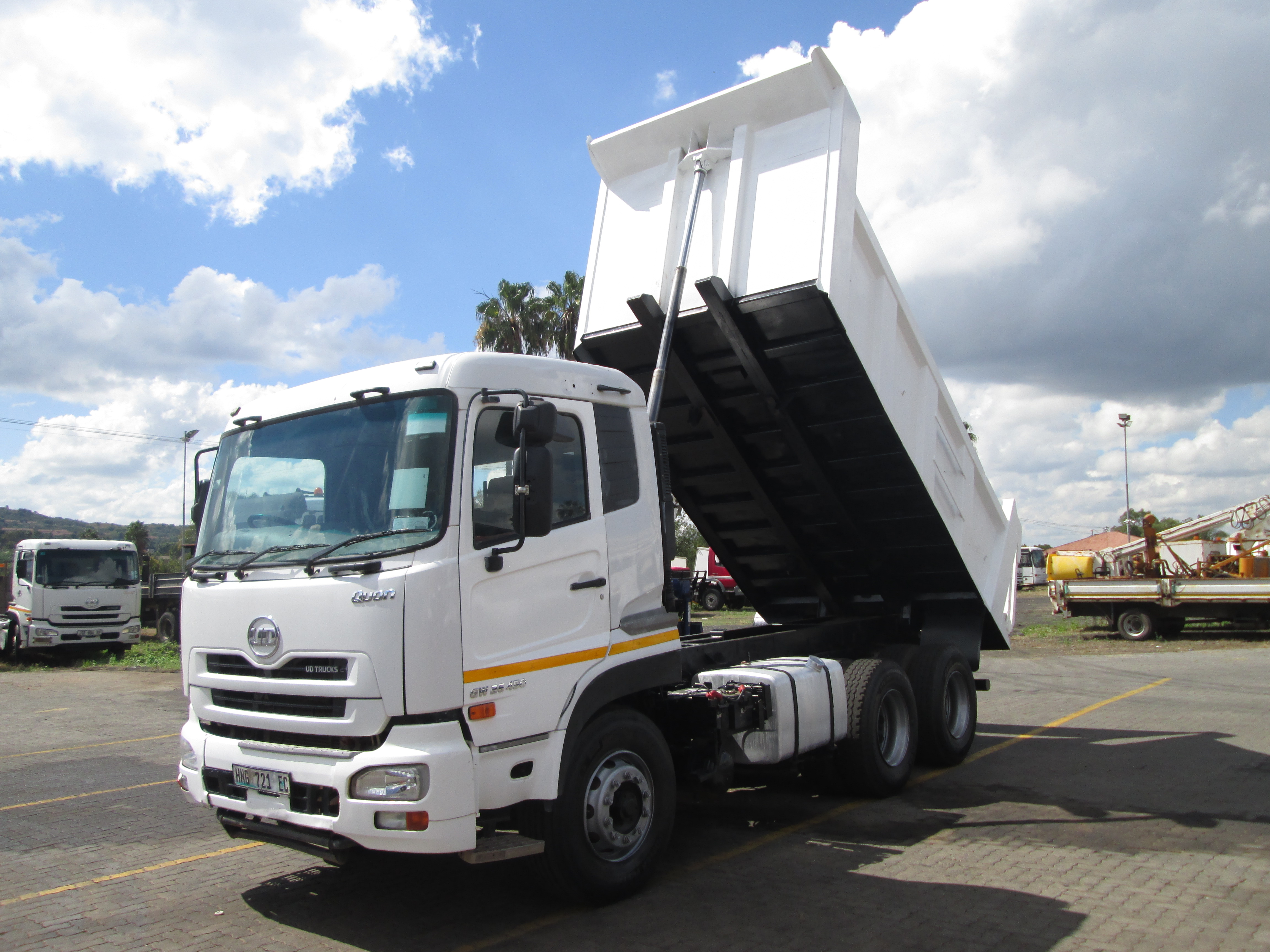 2015 UD QUON GW26-450 10CUBE TIPPER - 125727KM - Image 13