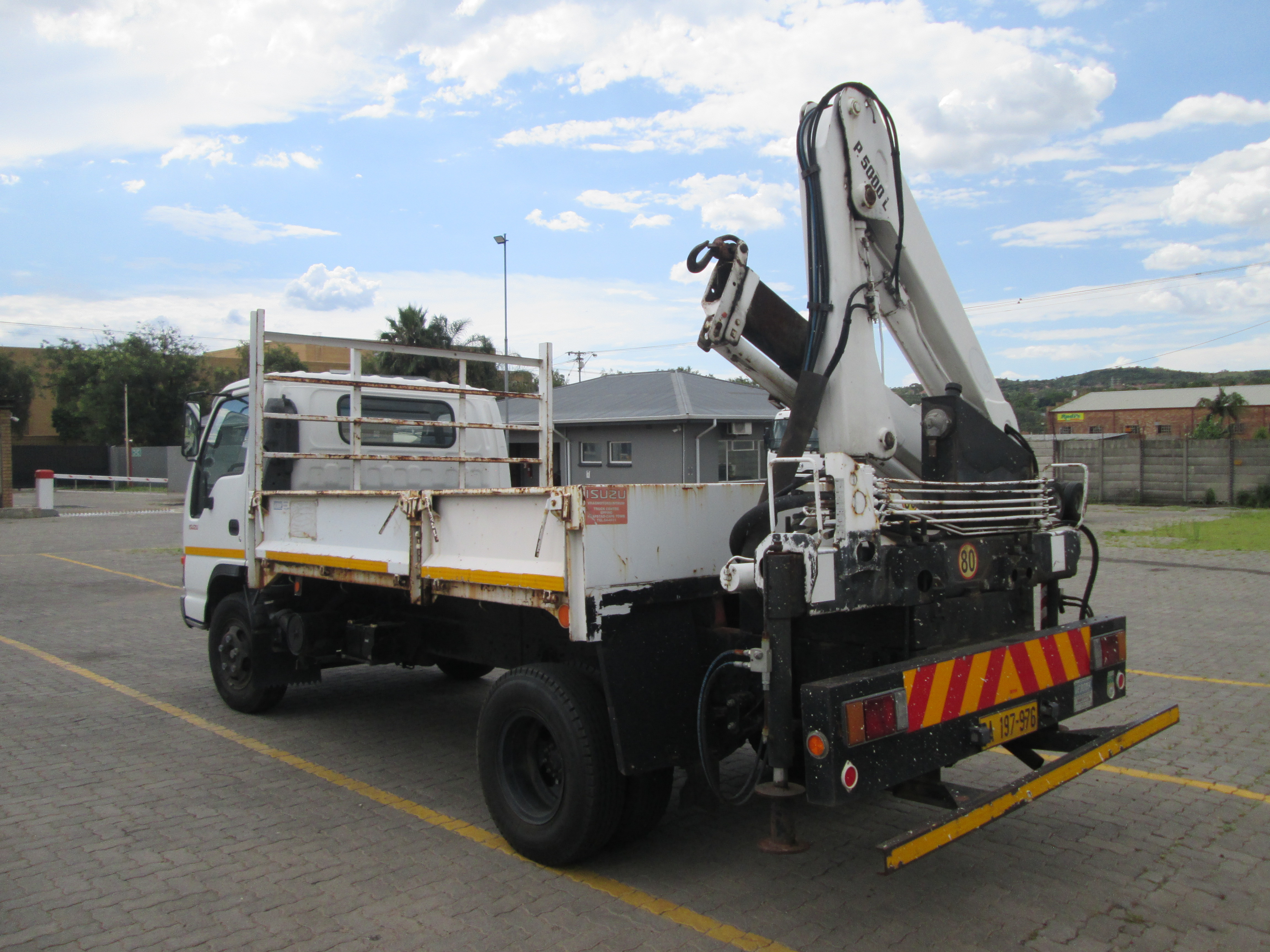 1999 ISUZU NPR300 3TON DROPSIDE WITH BONFIGLIOLI  P5000L CRANE - Image 5