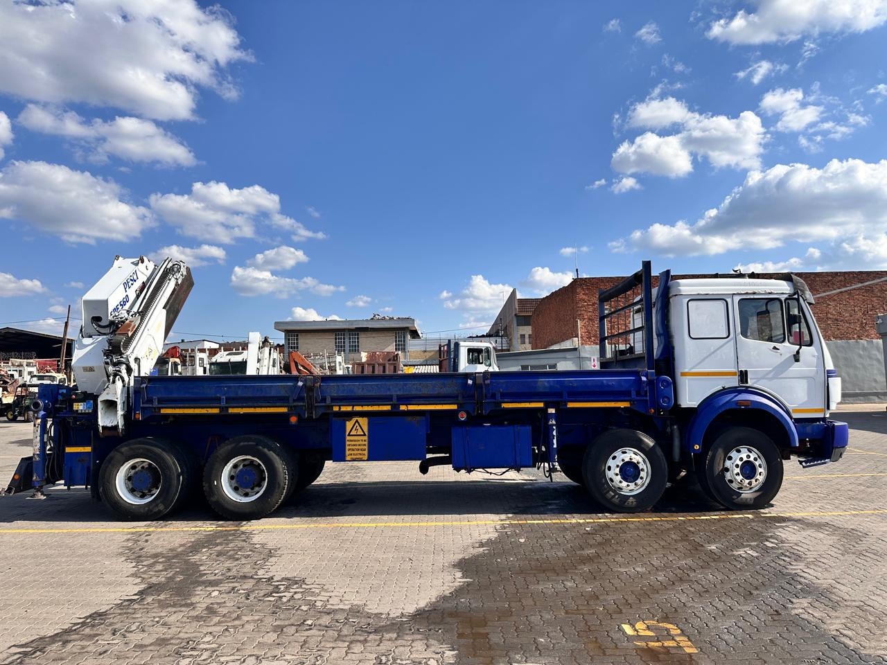 2001 MERCEDES BENZ 3235 ACTROS MP1 TWINSTEER 12TON DROPSIDE  WITH PESCI SPE560 CRANE - Image 18