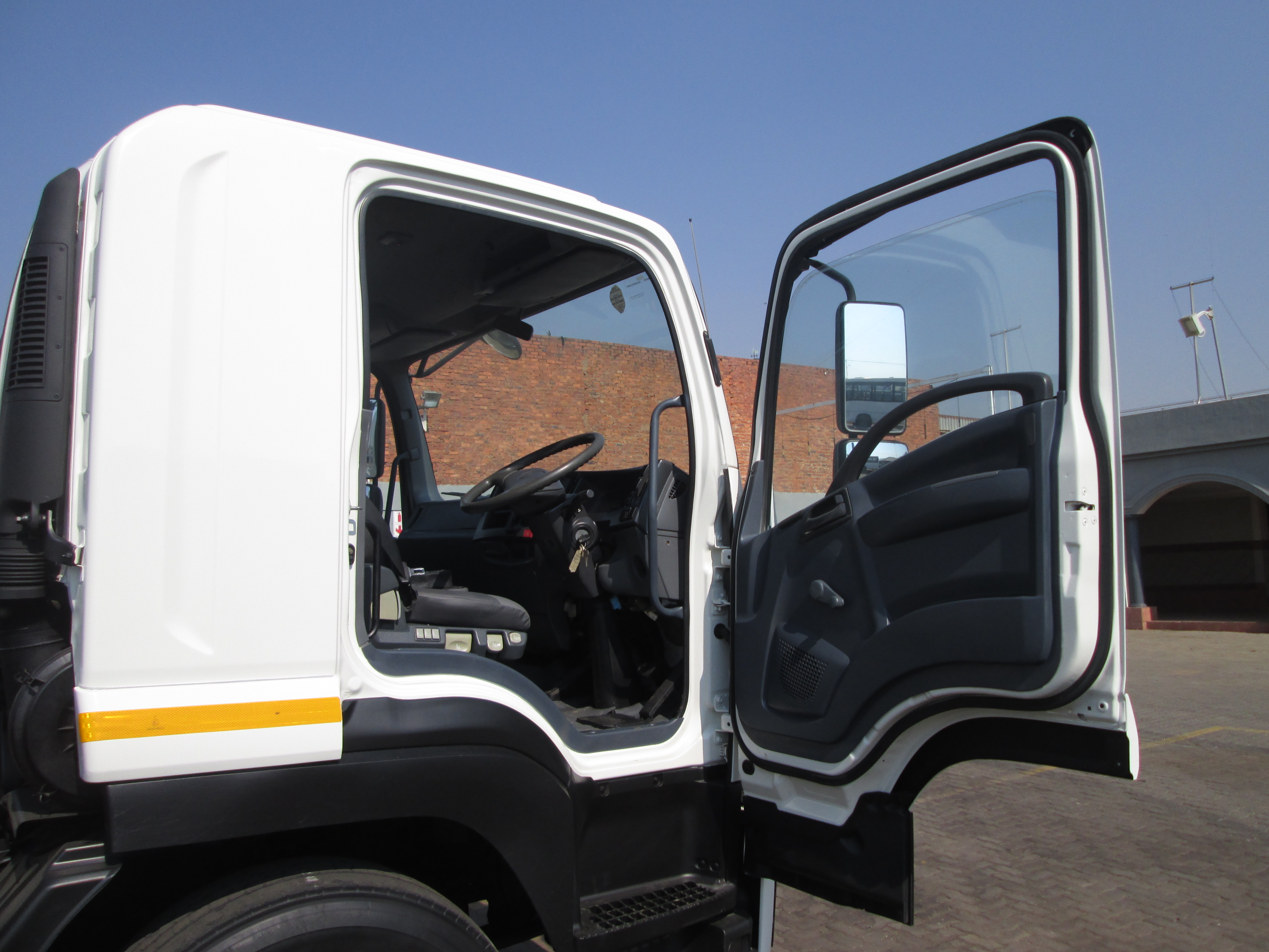 2014 ISUZU FVZ1400 16TON SKIPLOADER 152858KM - Image 10
