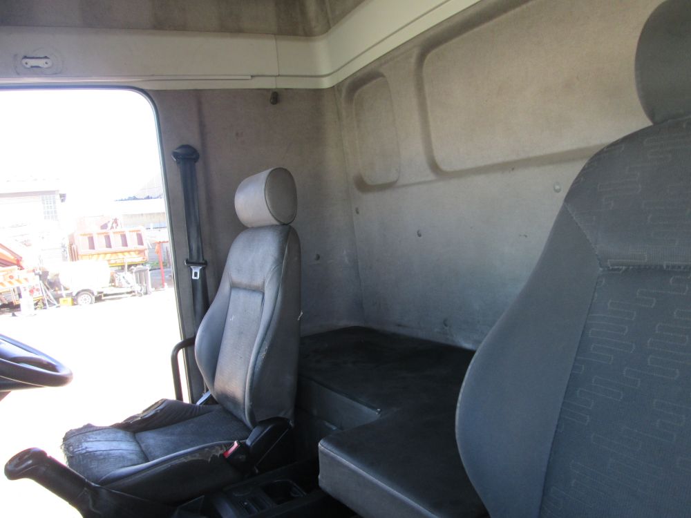 2016 VW CONSTELLATION 24.250 12TON CURTAIN SIDES - 269526KM - Image 11