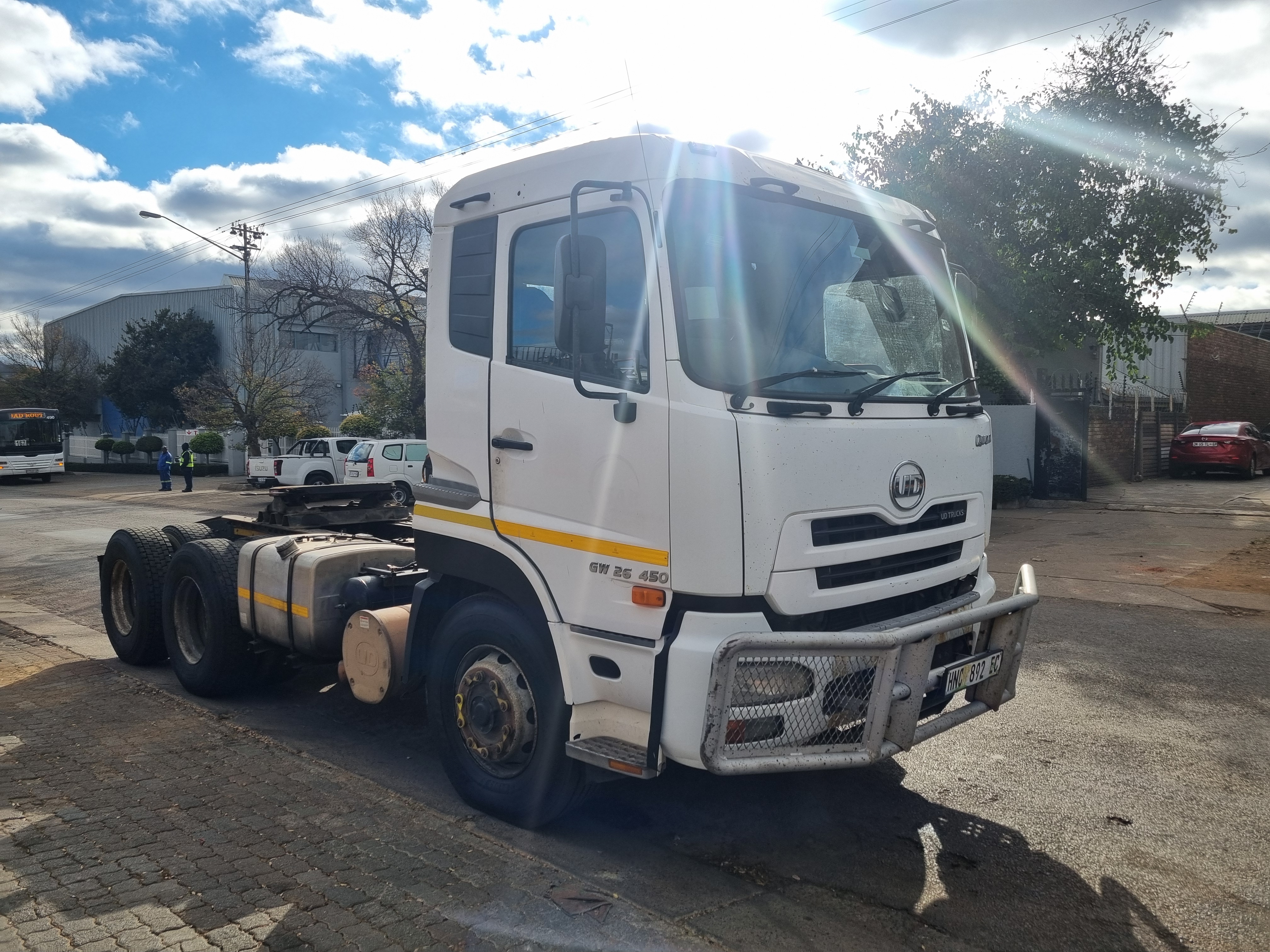 2015 UD QUON GW26-450 TUCK TRACTOR