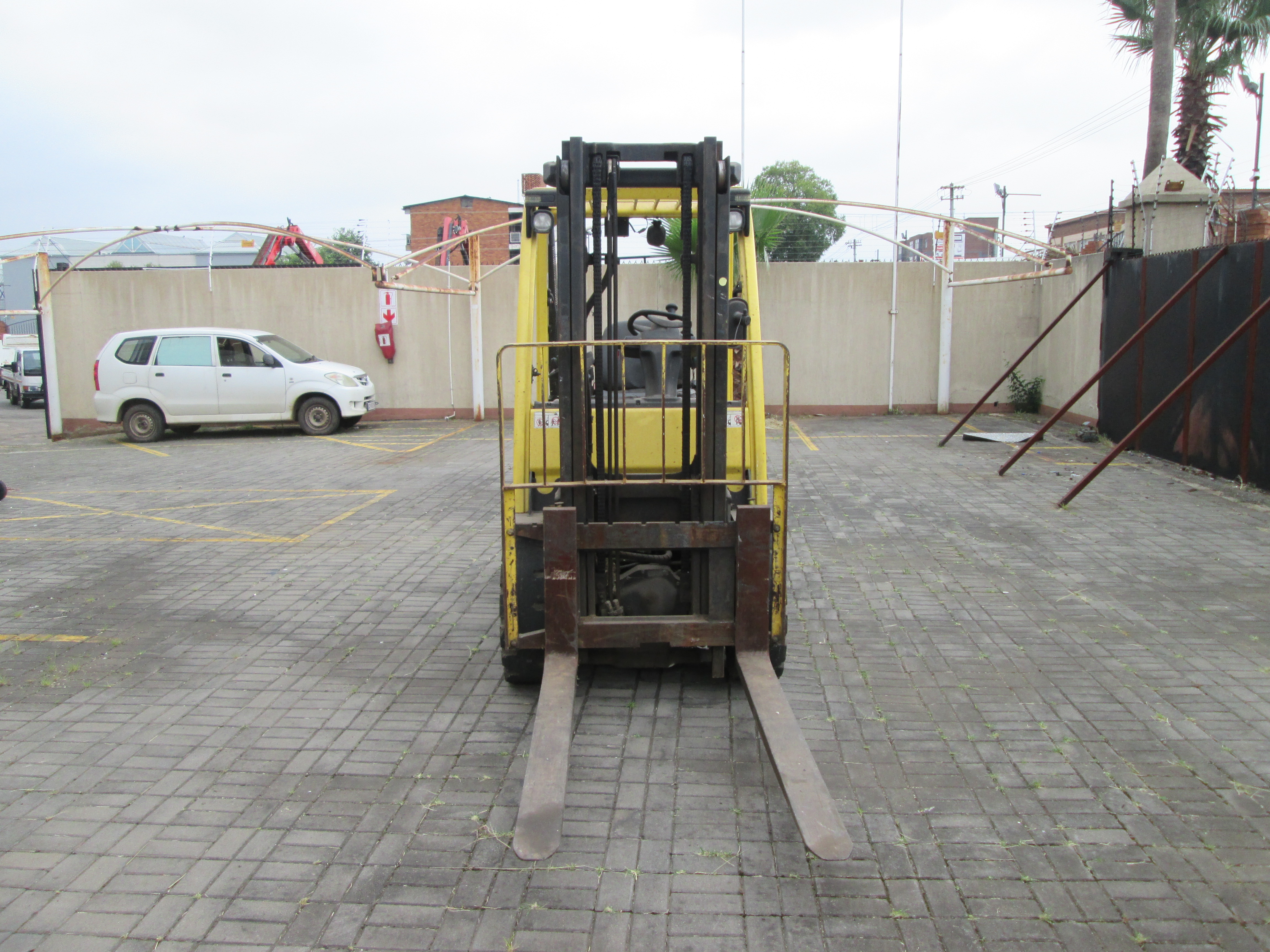 2011 HYSTER 3.5TON FORKLIFT - Image 2