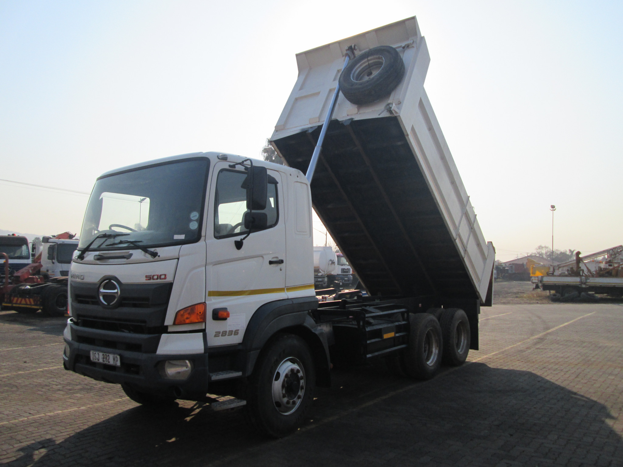 2019 HINO 500 2836 10CUBE TIPPER 51805KM - Image 11