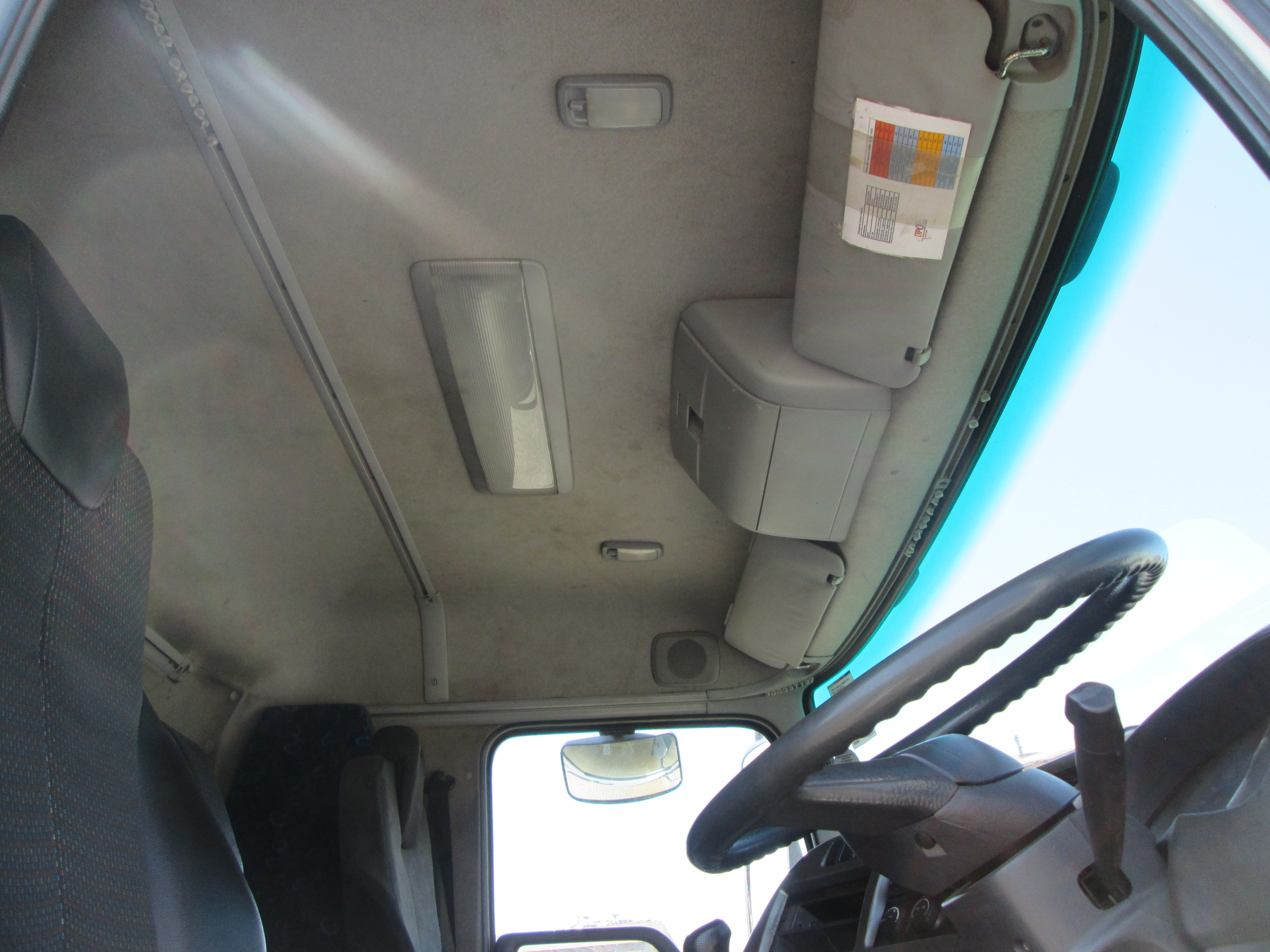 2018 UD QUON GW26-450 TRUCK TRACTOR 246563KM - Image 10