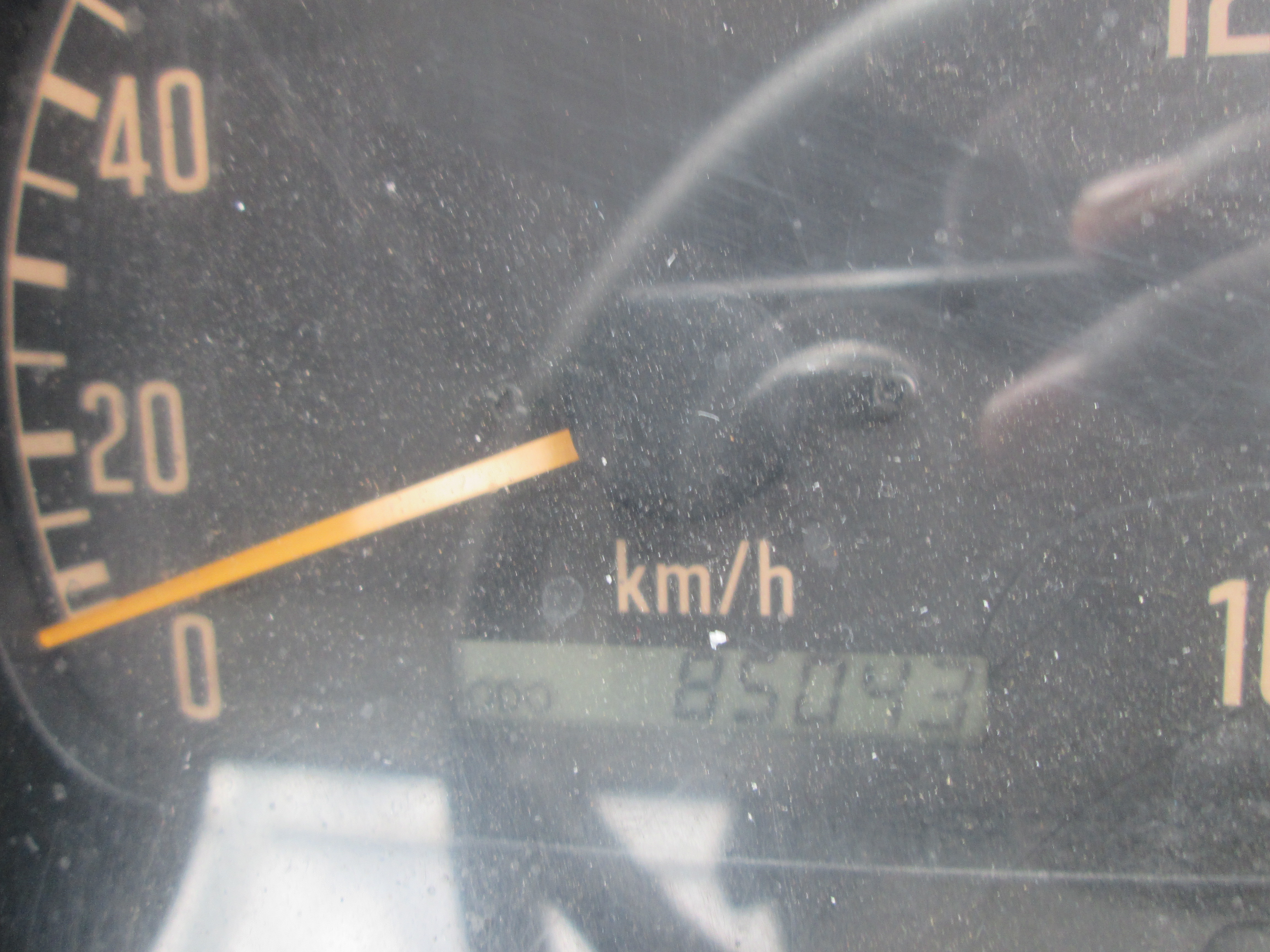 1999 ISUZU NPR300 3TON DROPSIDE WITH BONFIGLIOLI  P5000L CRANE - Image 9