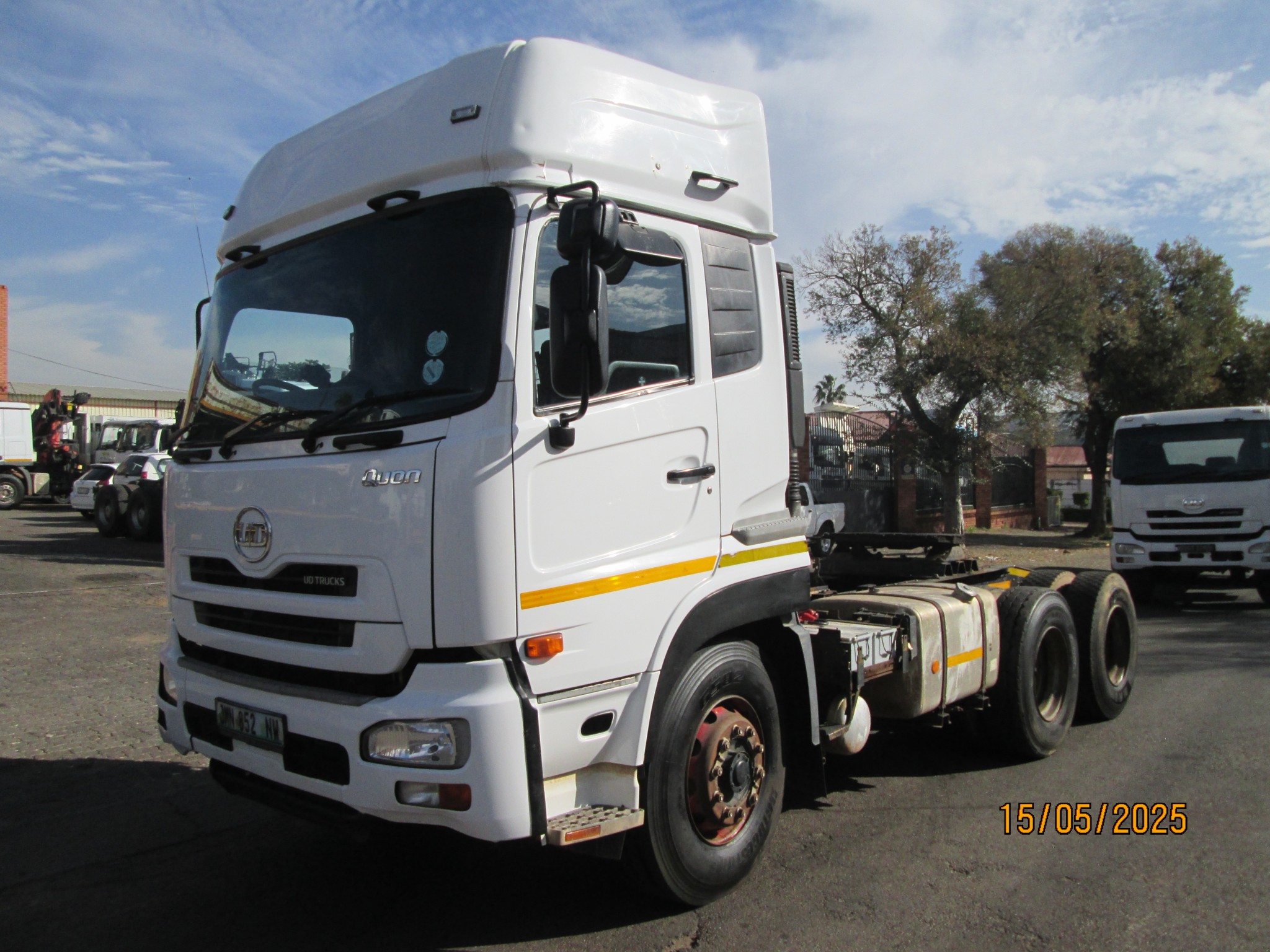 2015 UD QUON GW26-450 TRUCK TRACTOR - Image 3