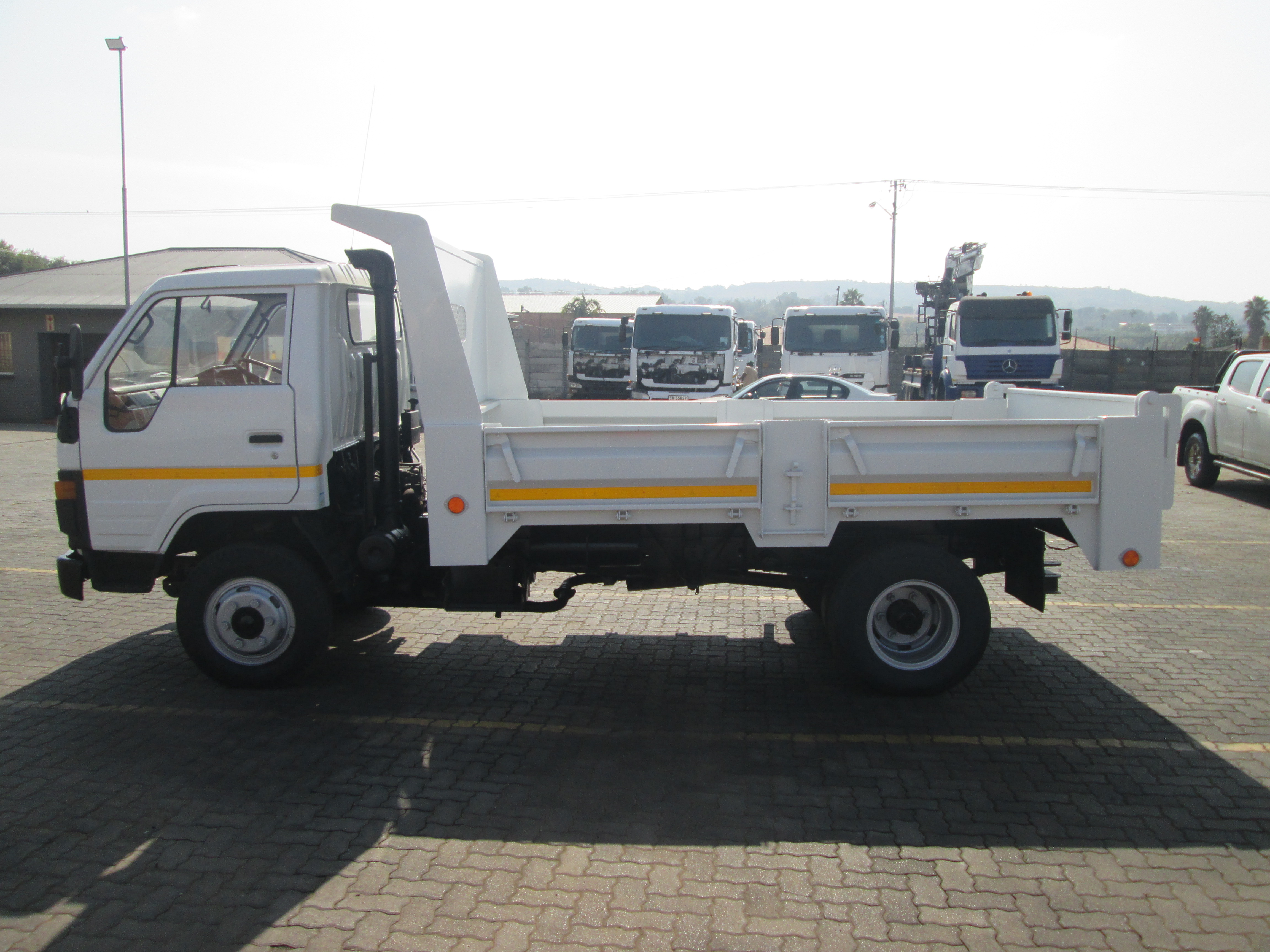 1991 TOYOTA DYNA ADE364 3TON DROPSIDE TIPPER - 333350KM - Image 4