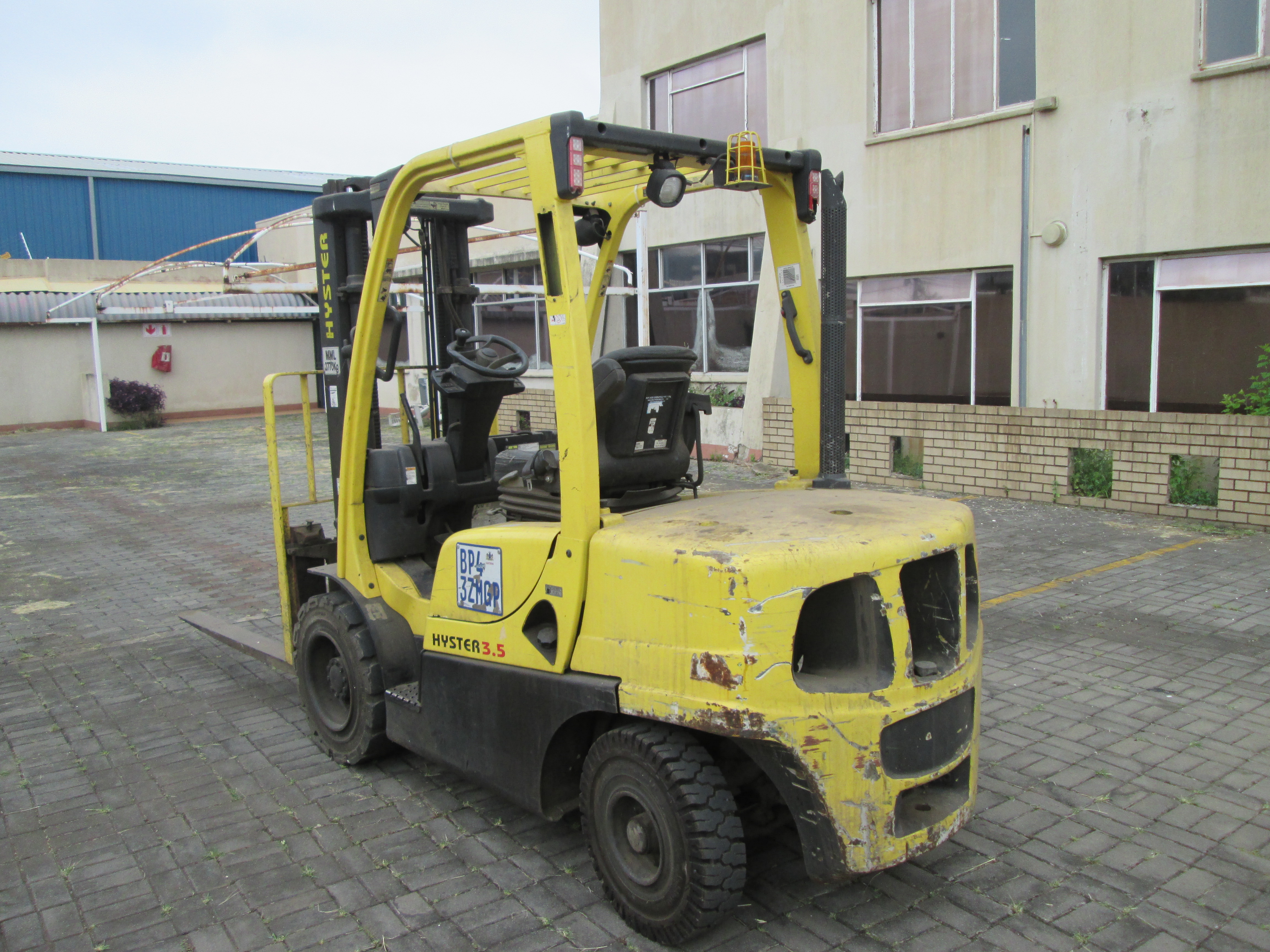 2011 HYSTER 3.5TON FORKLIFT - Image 5