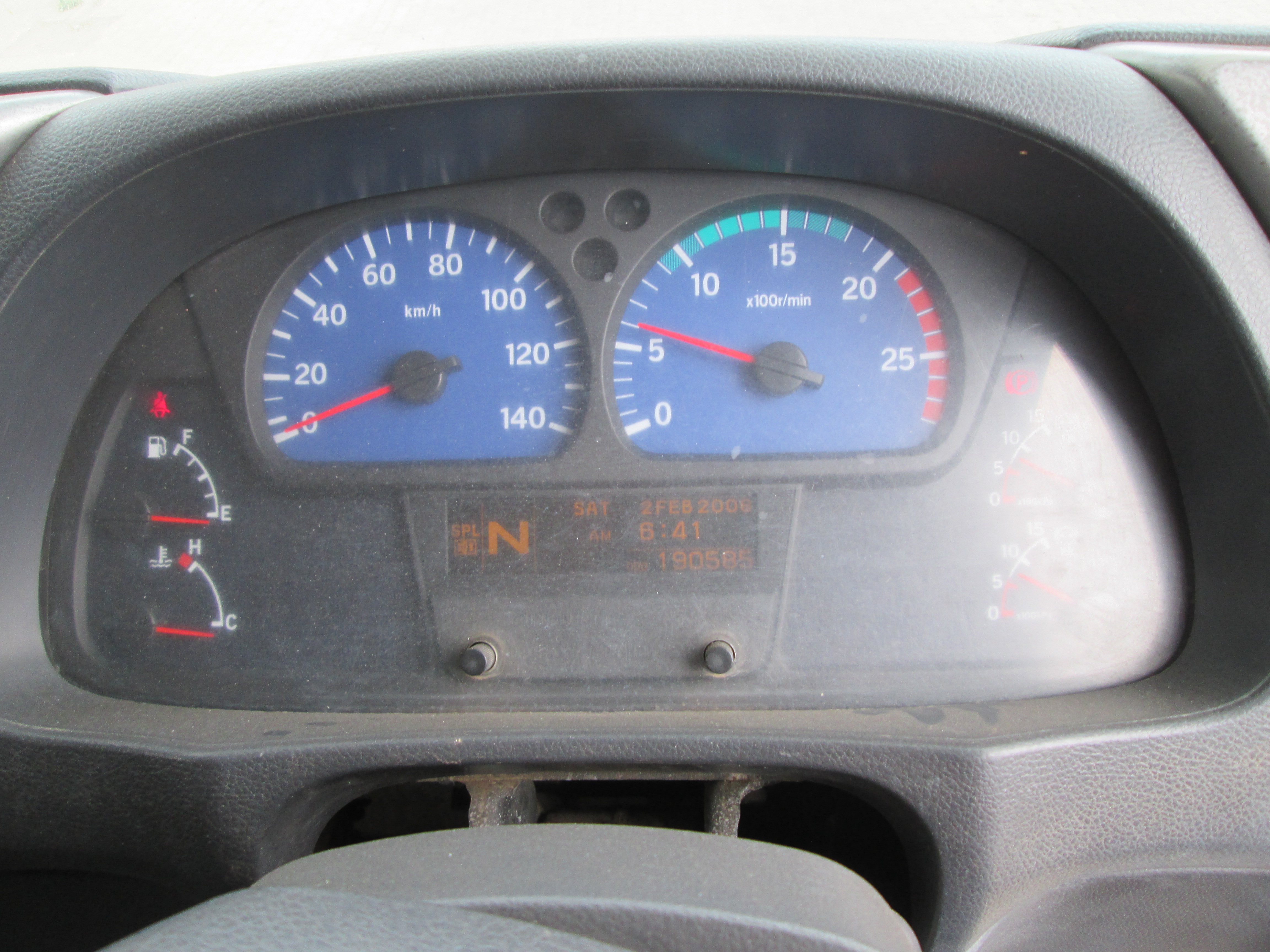 2019 UD QUON GW26-450 TRUCK TRACTOR 190585KM - Image 12