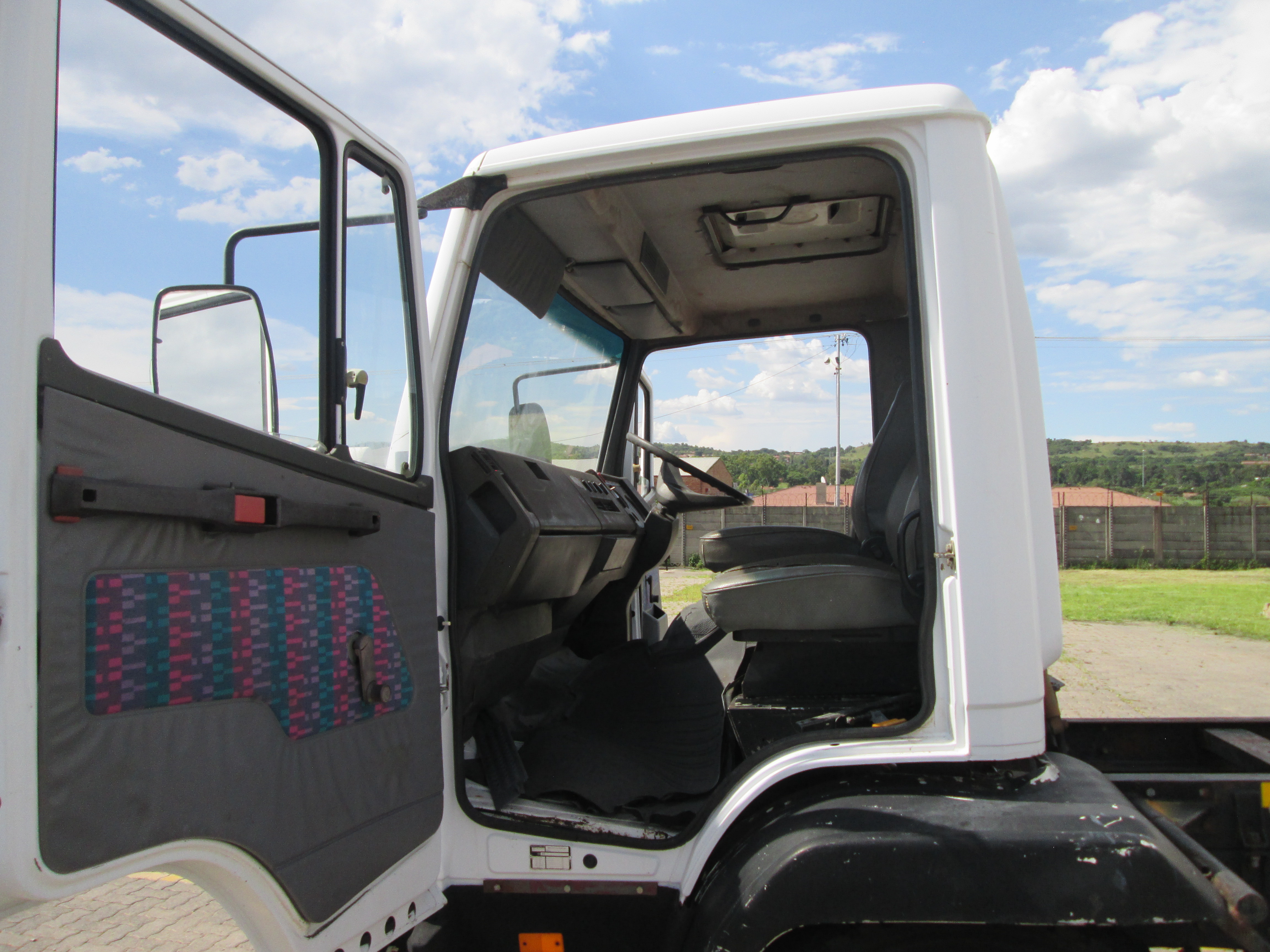 1998 MERCEDES BENZ 1014 7000L DIESEL TANKER - Image 10