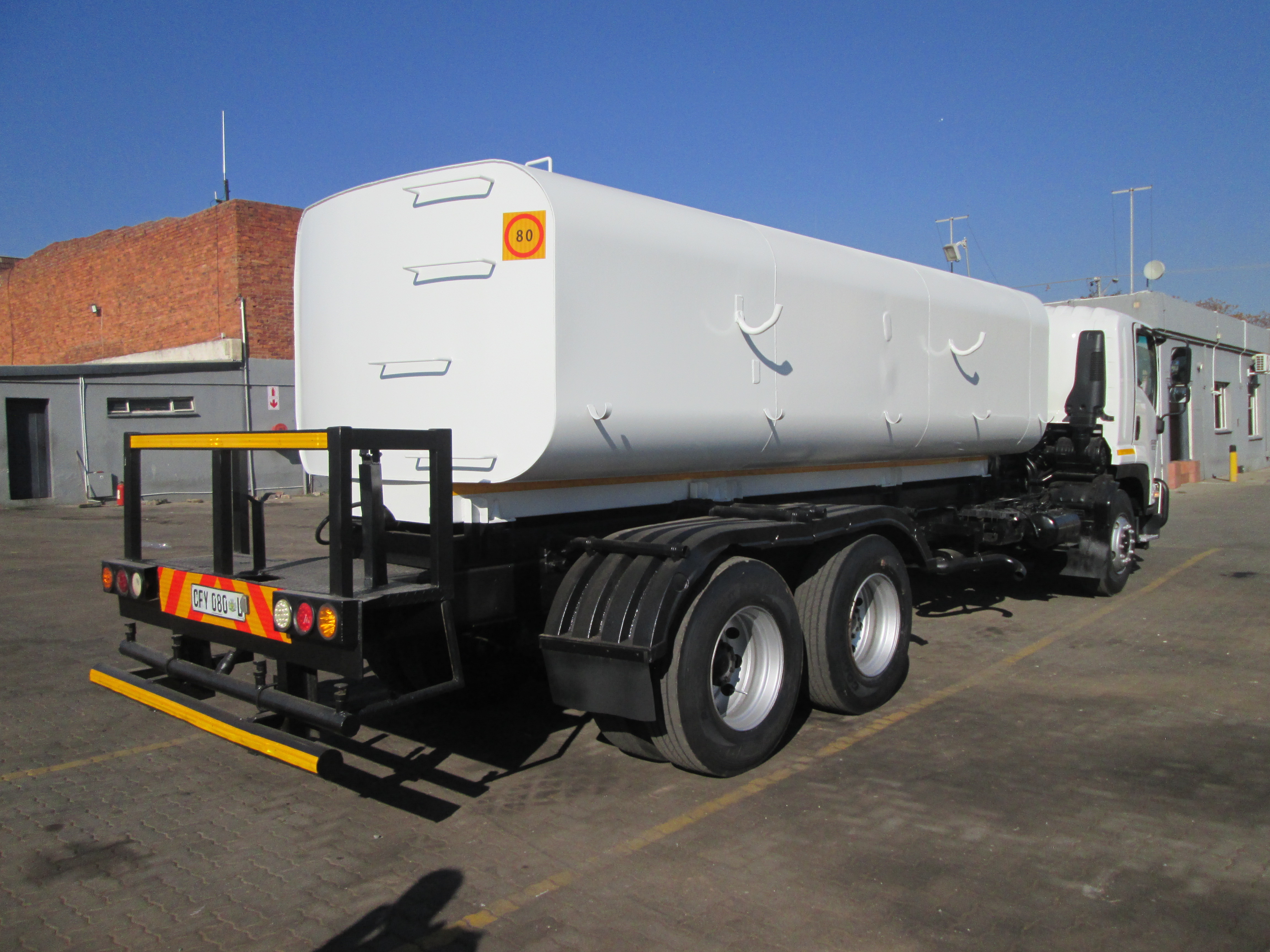 2011 ISUZU FVZ1400 16000L WATER TANKER 453822KM - Image 7