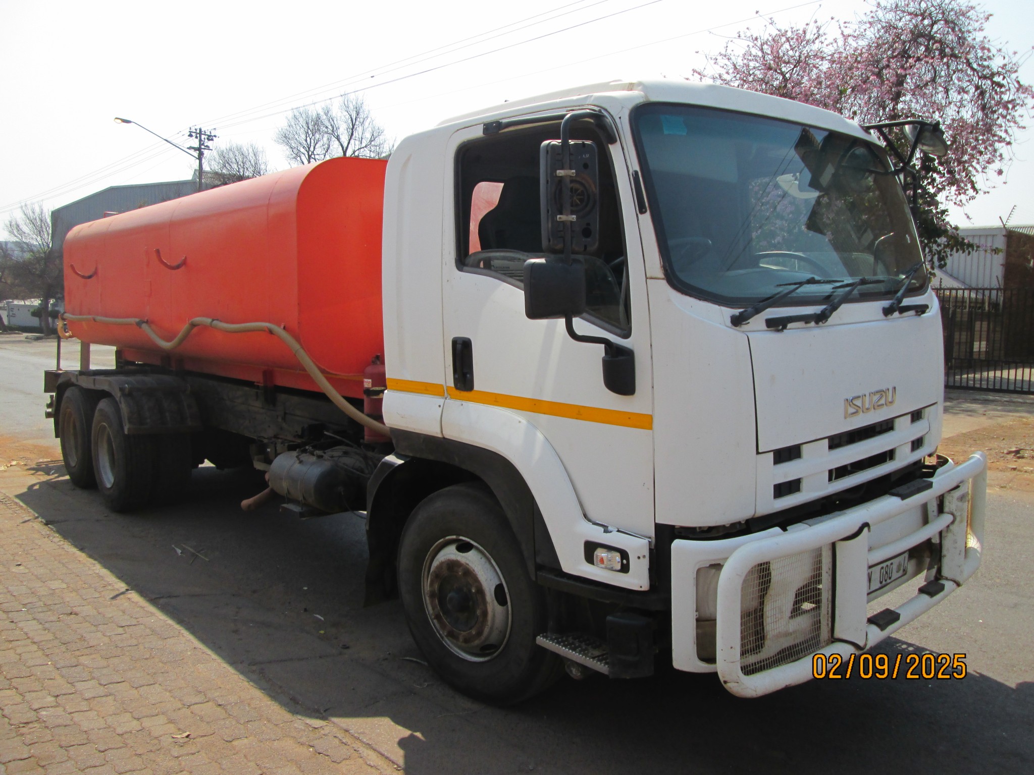 2011 ISUZU FVZ1400 16000L WATER TANKER