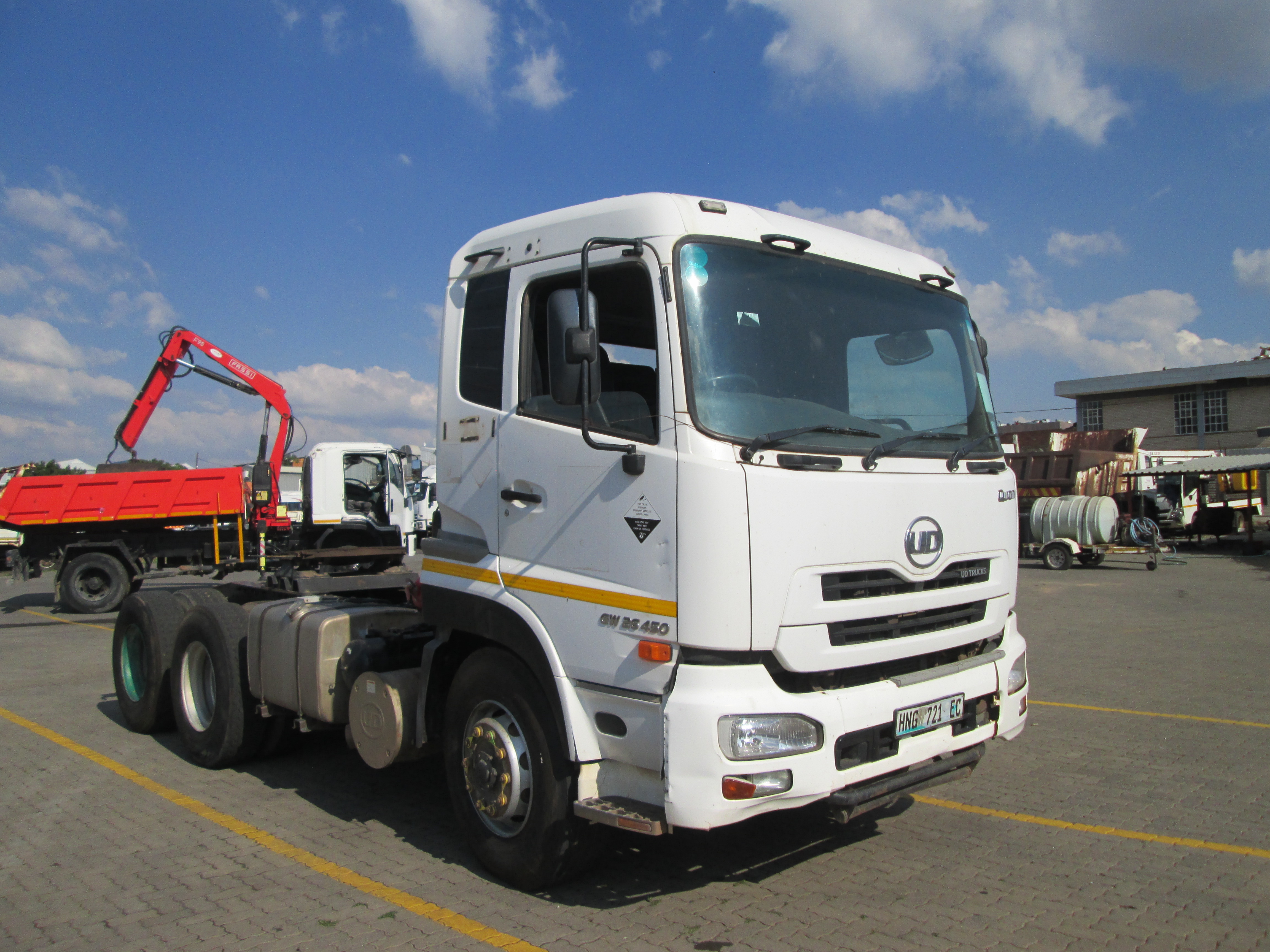 2015 UD QUON GW26-450 TRUCK TRACTOR 125605KM