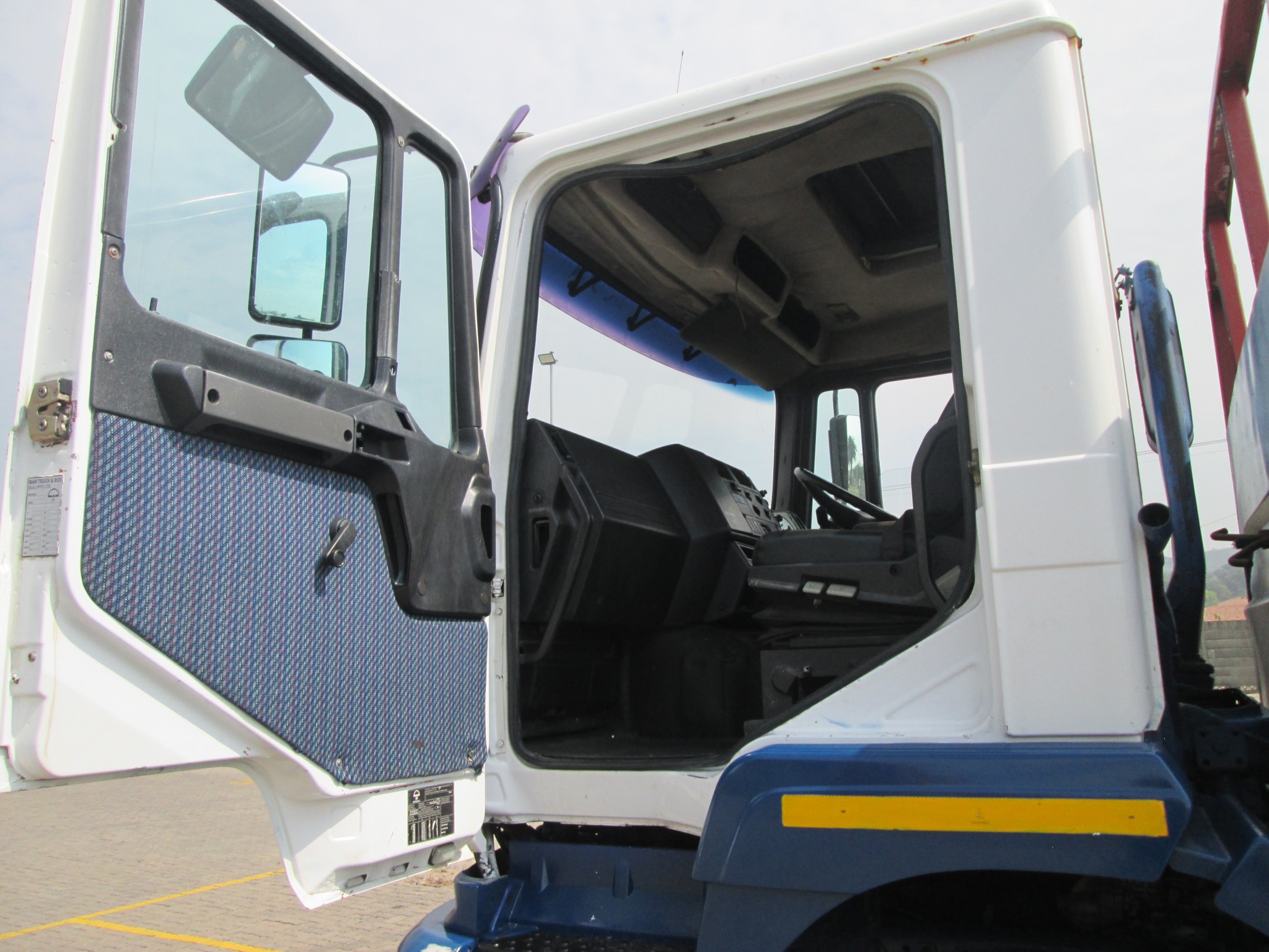 2004 MAN 30-464 12TON DROPSIDE BODY WITH HIAB 288 EP-4CLX CRANE - Image 12