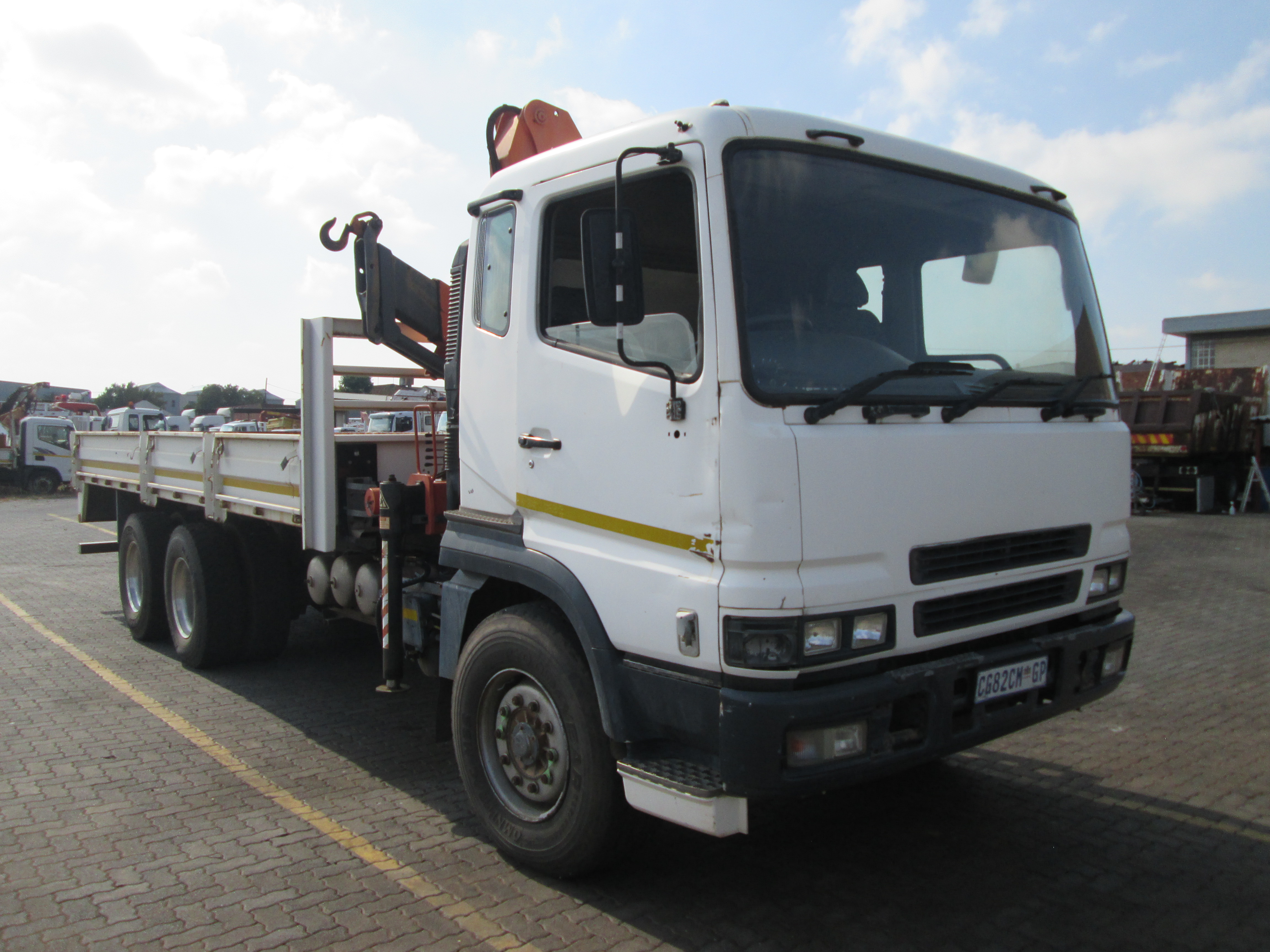2007 FUSO FV26-340 12TON DROPSIDE WITH P15000L BONFIGLIOLI CRANE 376865KM - Image 1
