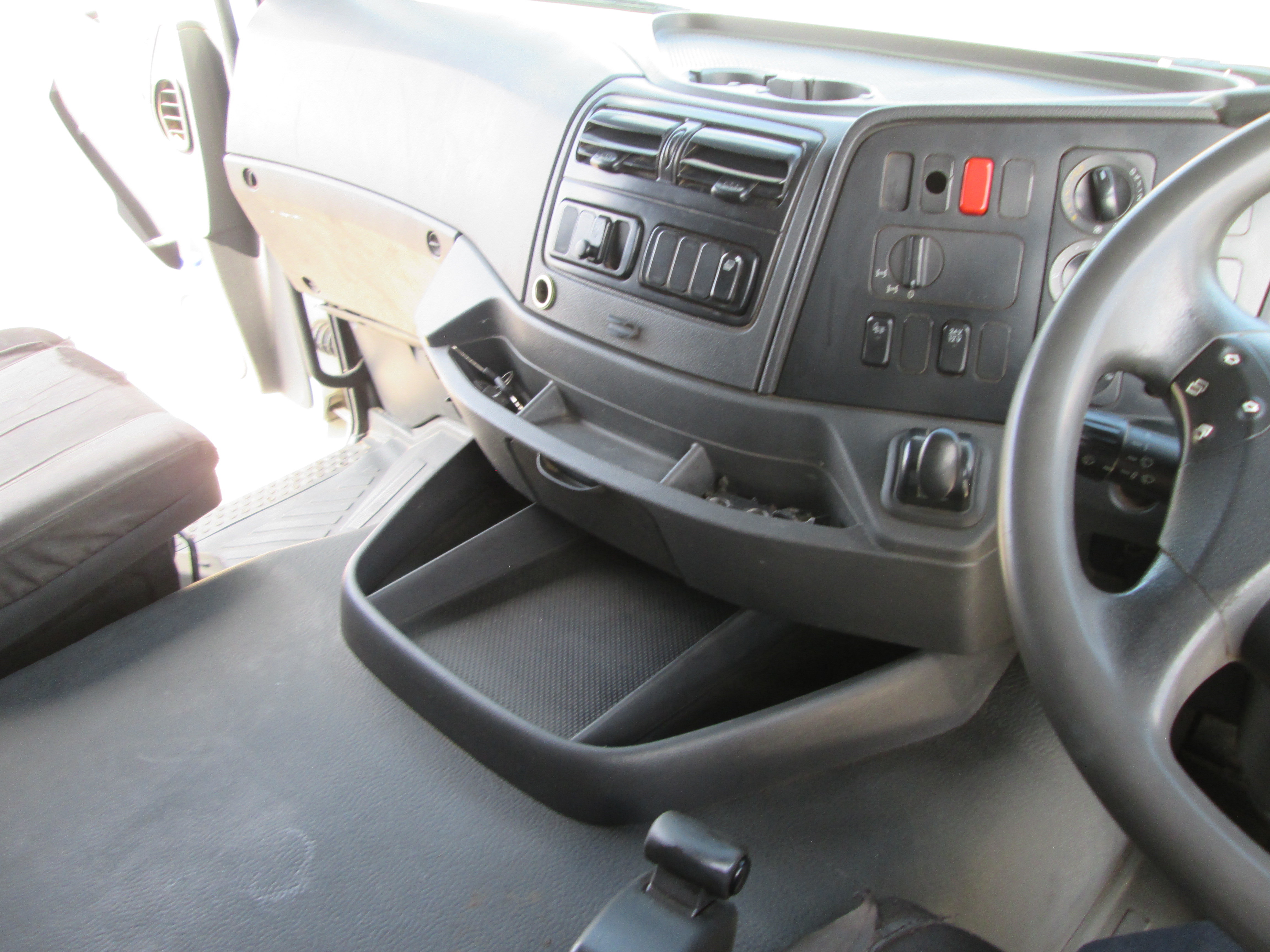 2018 MERCEDES BENZ 3340 AXOR TRUCK TRACTOR 262859KM - Image 16