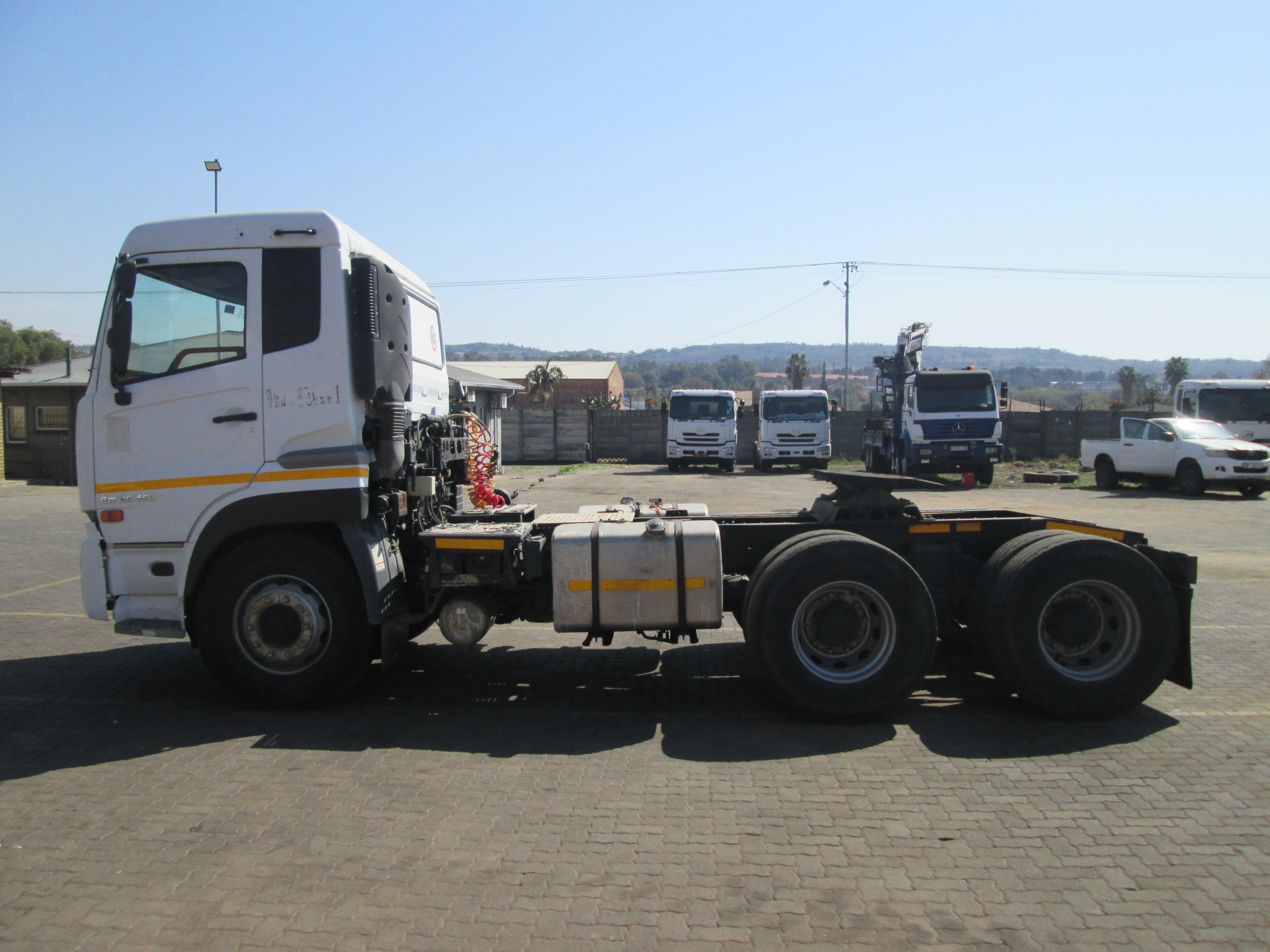 2019 UD QUON GW26-450 TRUCK TRACTOR 217418KM - Image 4