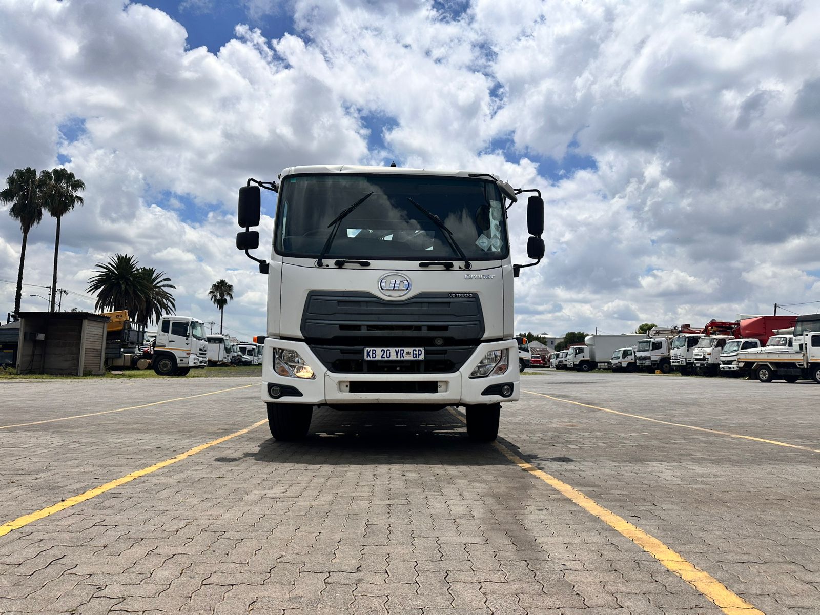 2012 UD PKE250 CRONER 8TON DROPSIDE WITH HIAB X CL 8-1 - Image 2