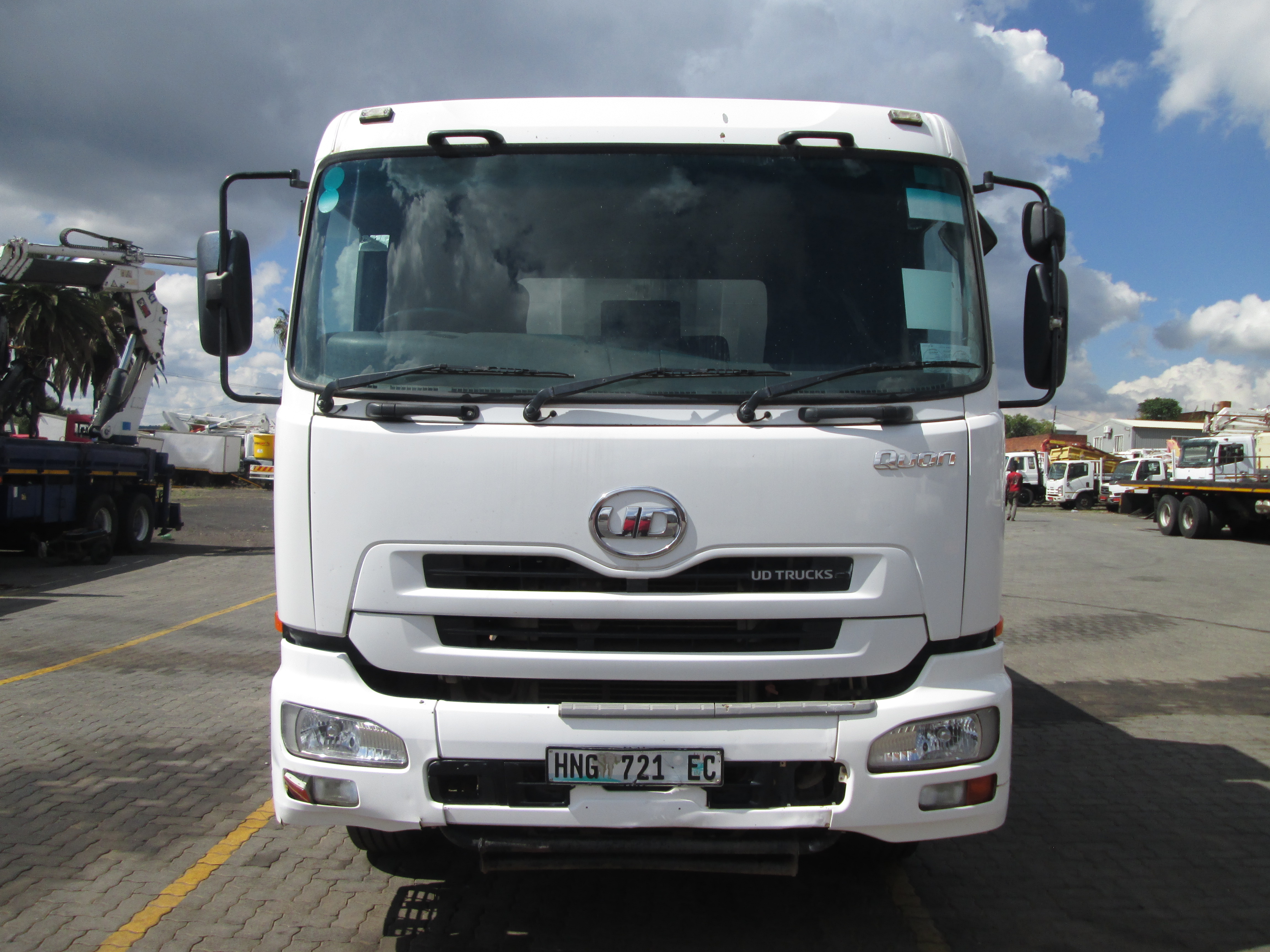 2015 UD QUON GW26-450 10CUBE TIPPER - 125727KM - Image 2