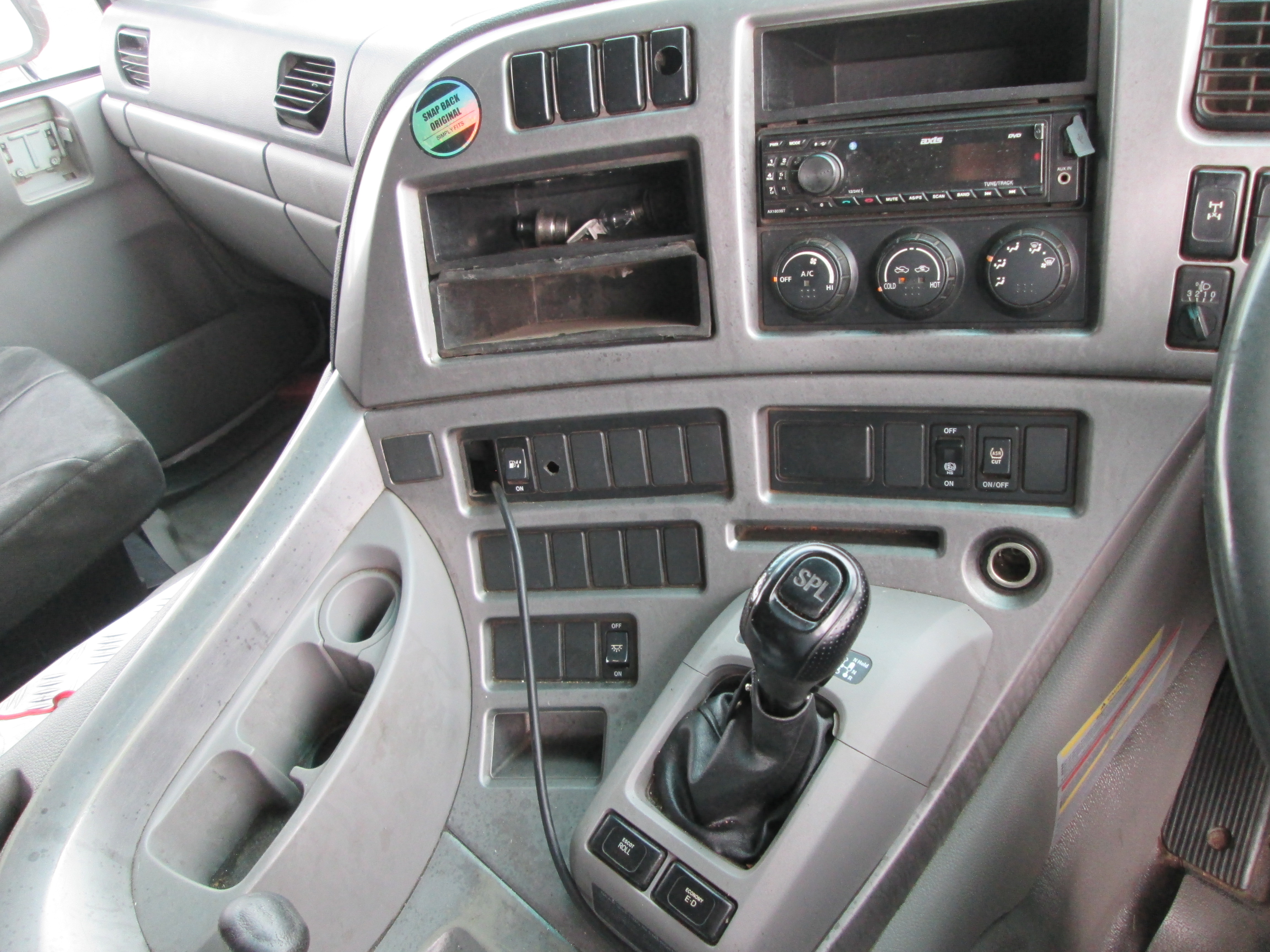 2019 UD QUON GW26-450 TRUCK TRACTOR 279924KM - Image 13