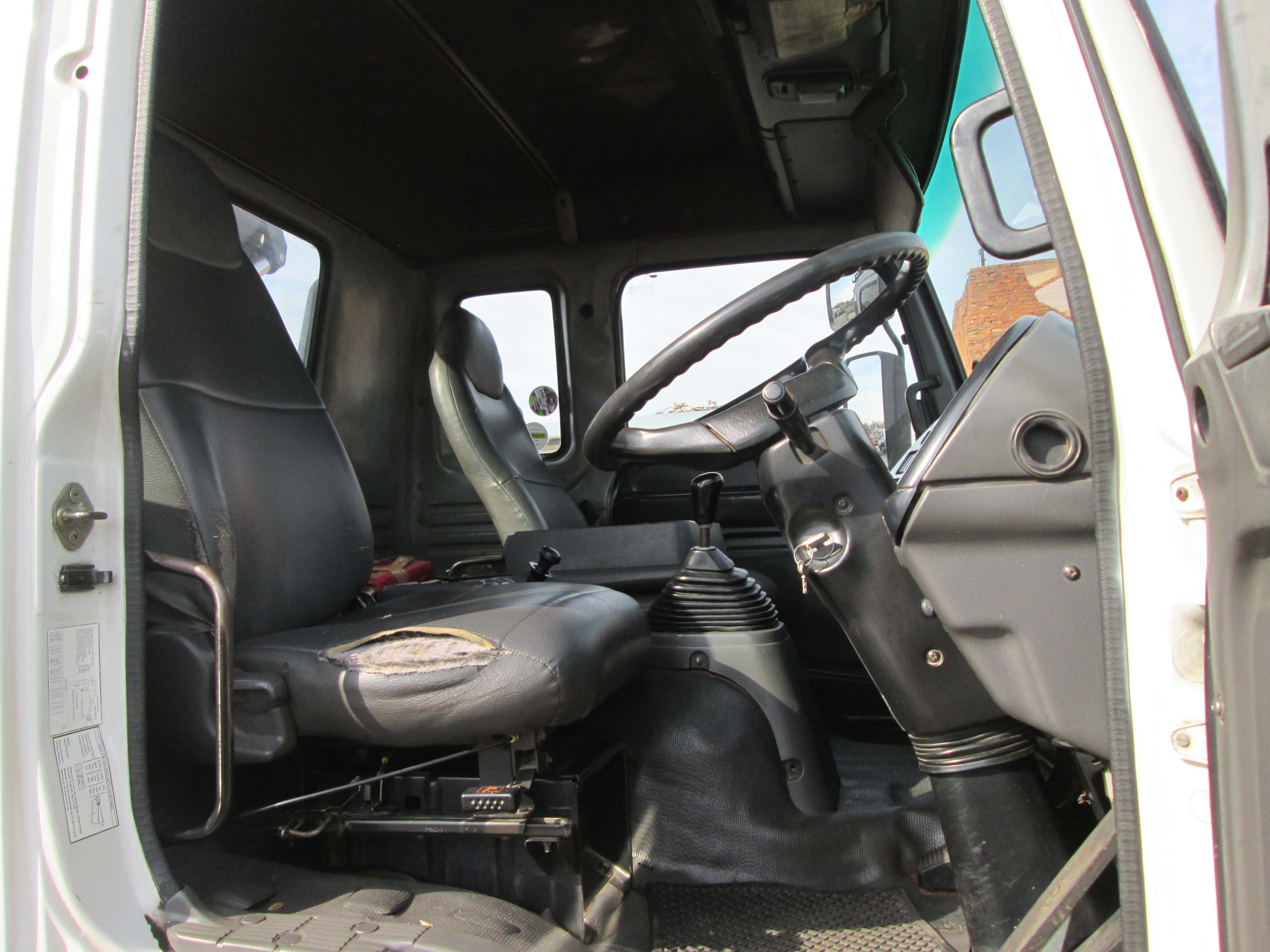 2005 ISUZU FTM1200 12TON DROPSIDE WITH PK15500 CRANE 603317KM - Image 10