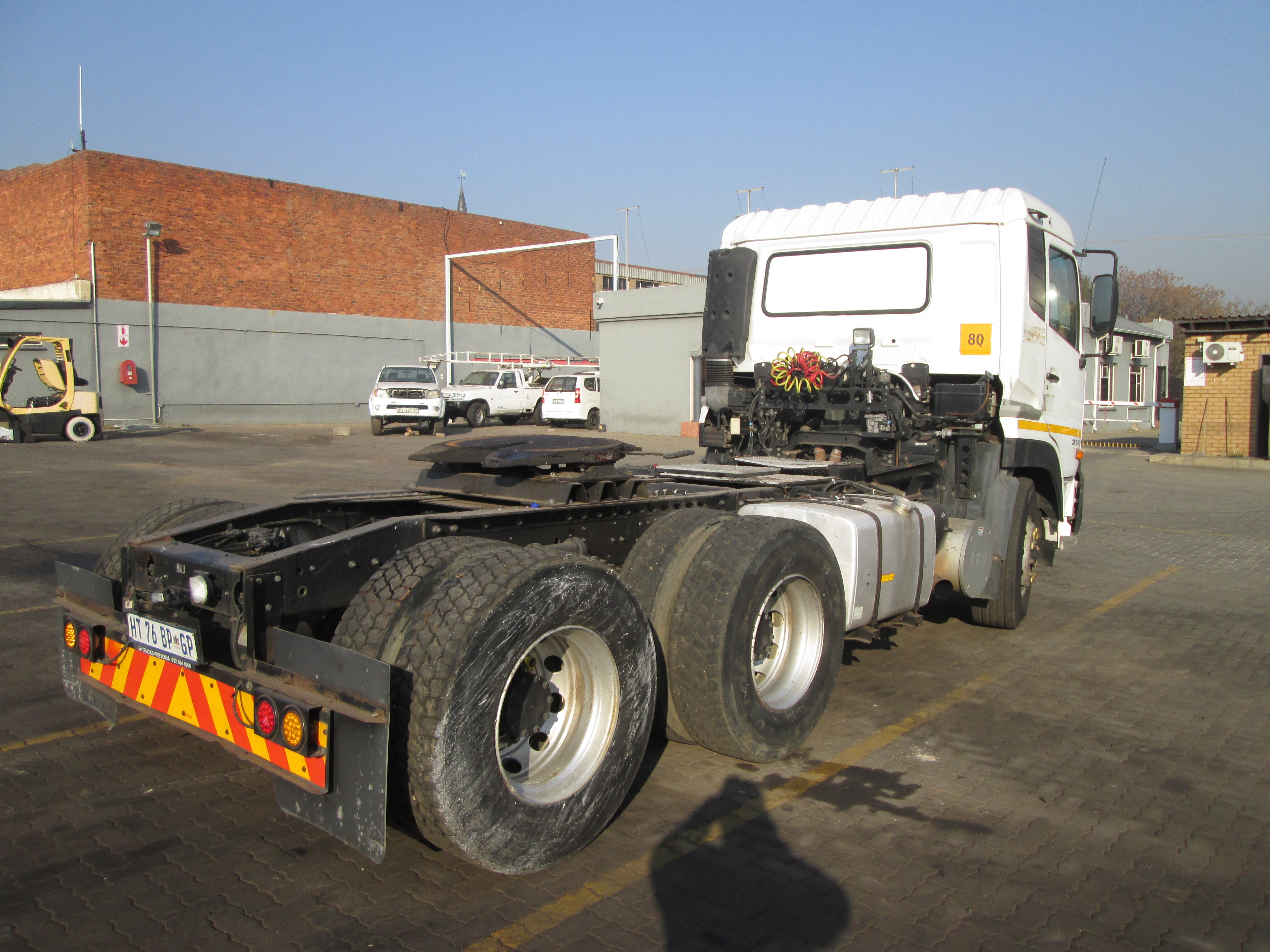 2018 UD QUON GW26-450 TRUCK TRACTOR 253087KM - Image 8