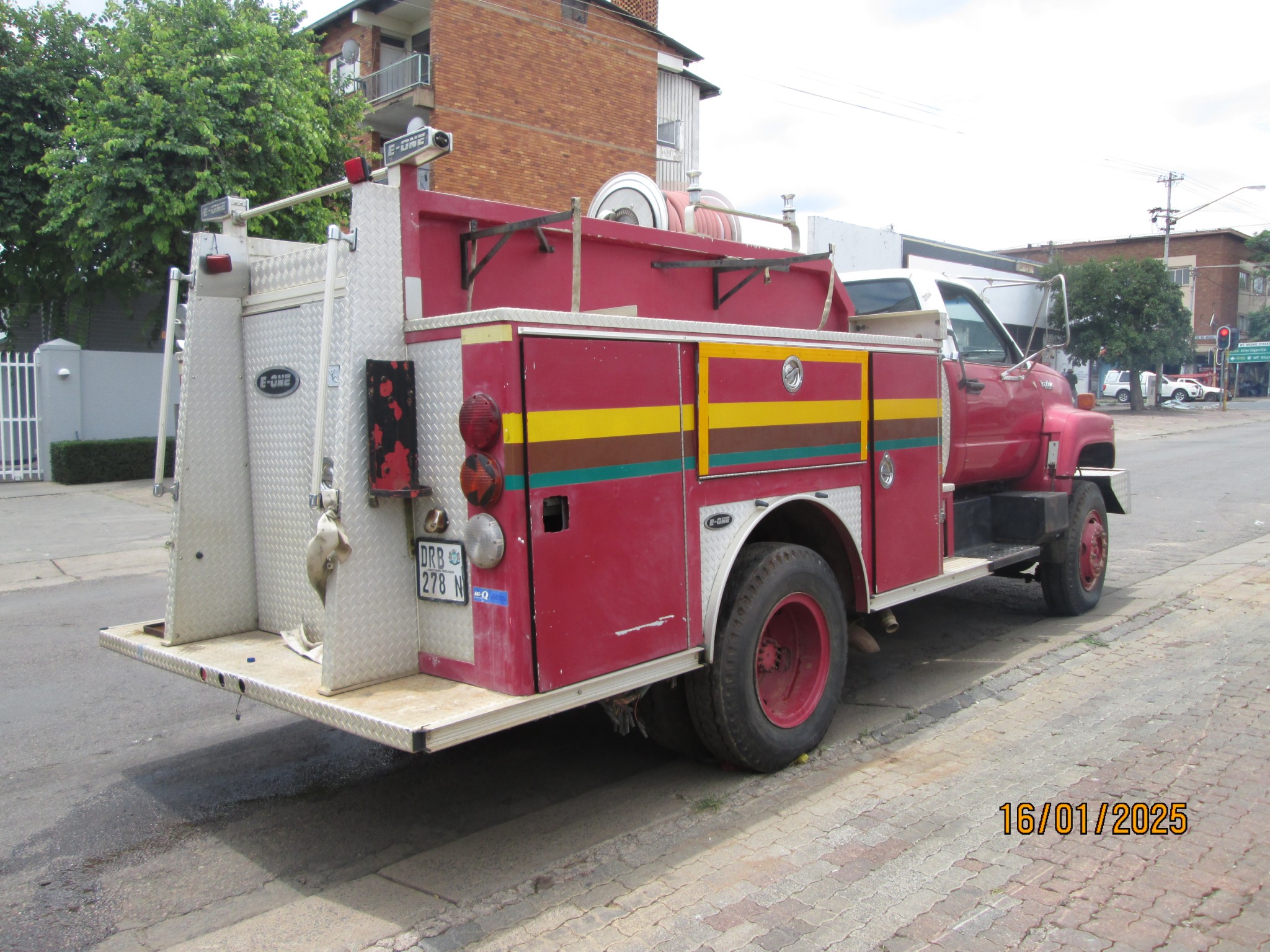 2000 GMC TOPKICK C6500 FIRE TRUCK - Image 8