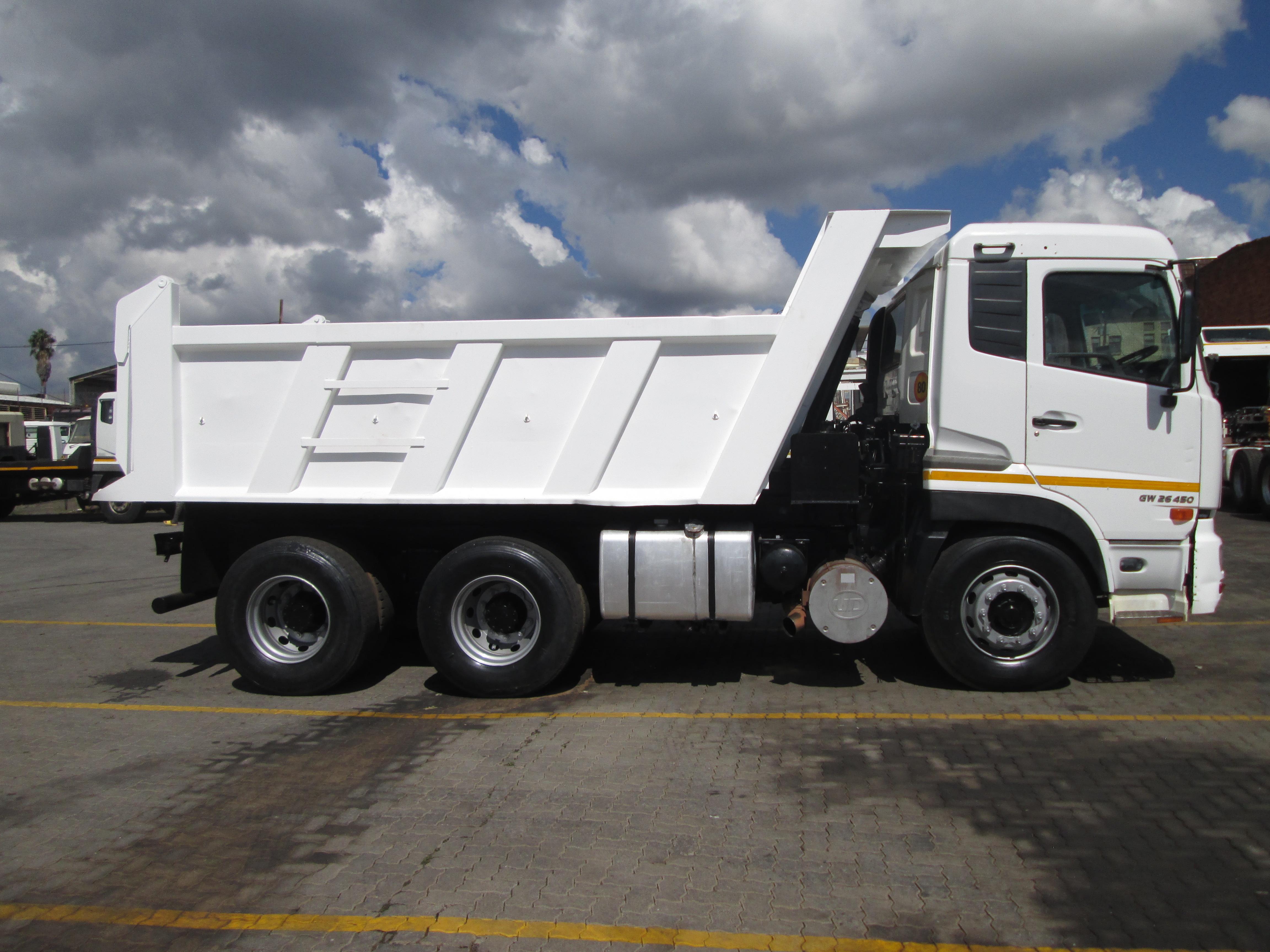 2015 UD QUON GW26-450 10CUBE TIPPER - 125727KM - Image 8