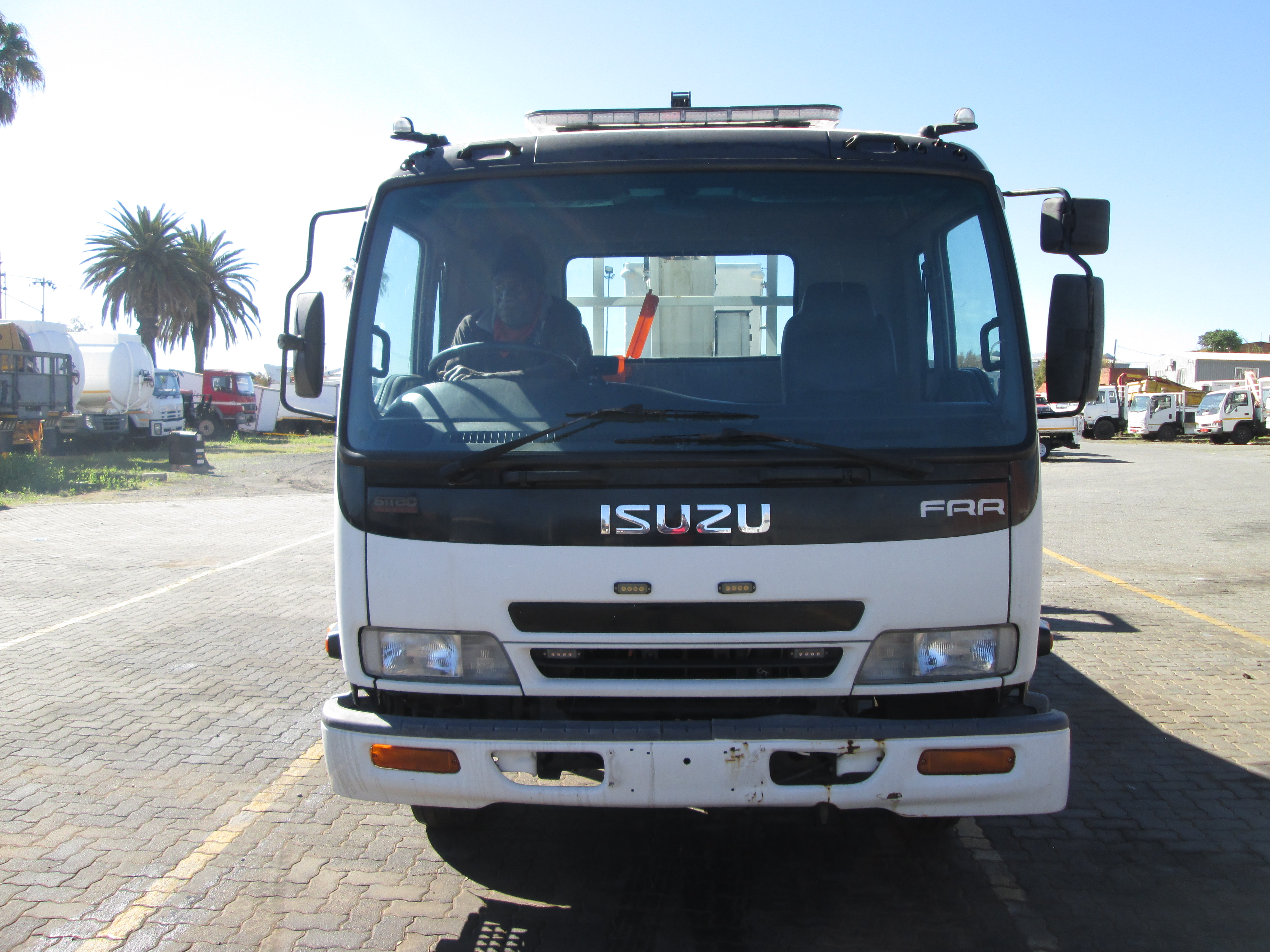 2009 ISUZU FRR500 FRIGHTER 5TON WITH GALILEO ITALMEC 16M REACH CHERRY PICKER - 240169KM - Image 2