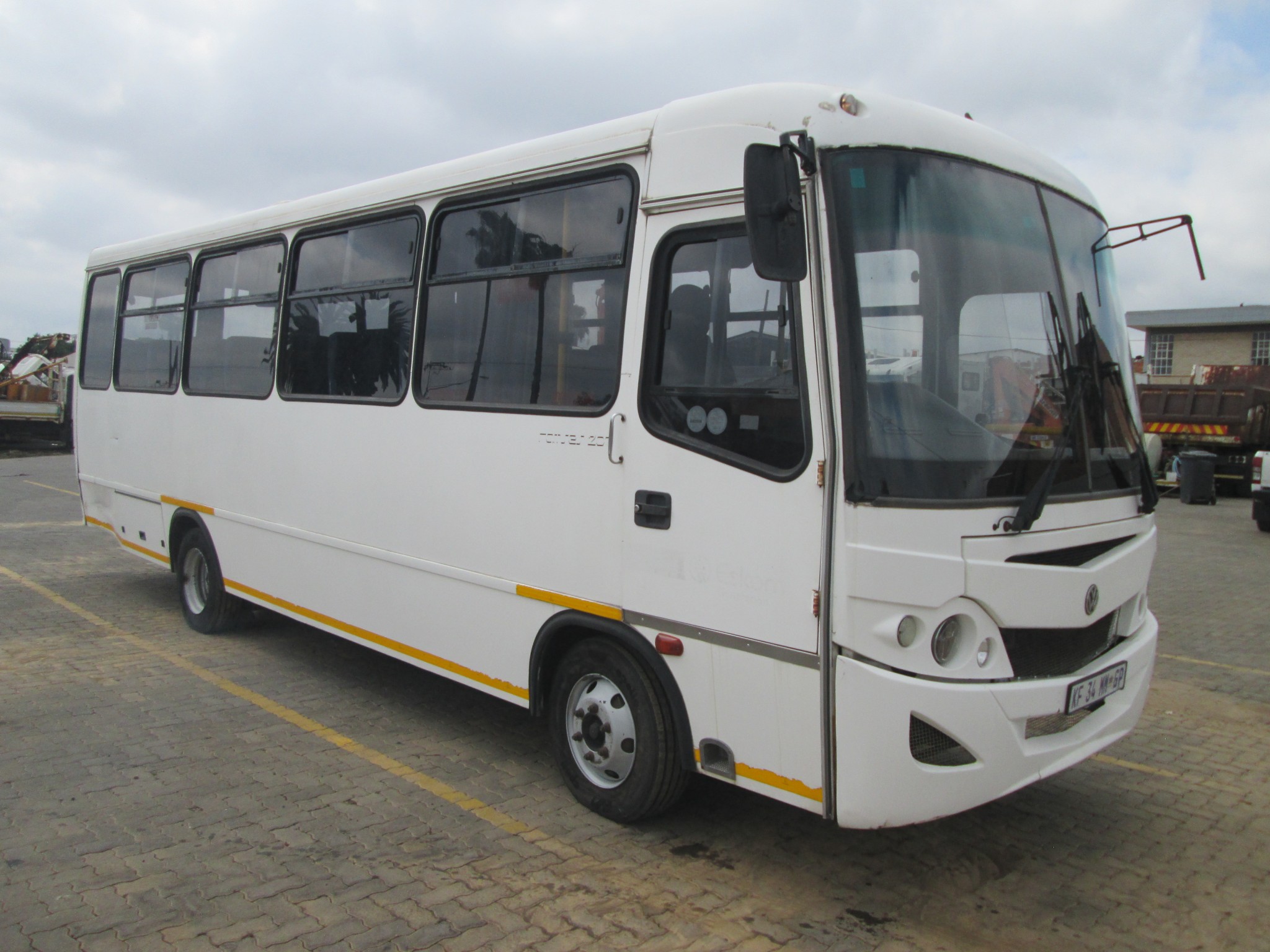 2010 VOLKSBUS 9-150 32 SEATER BUS