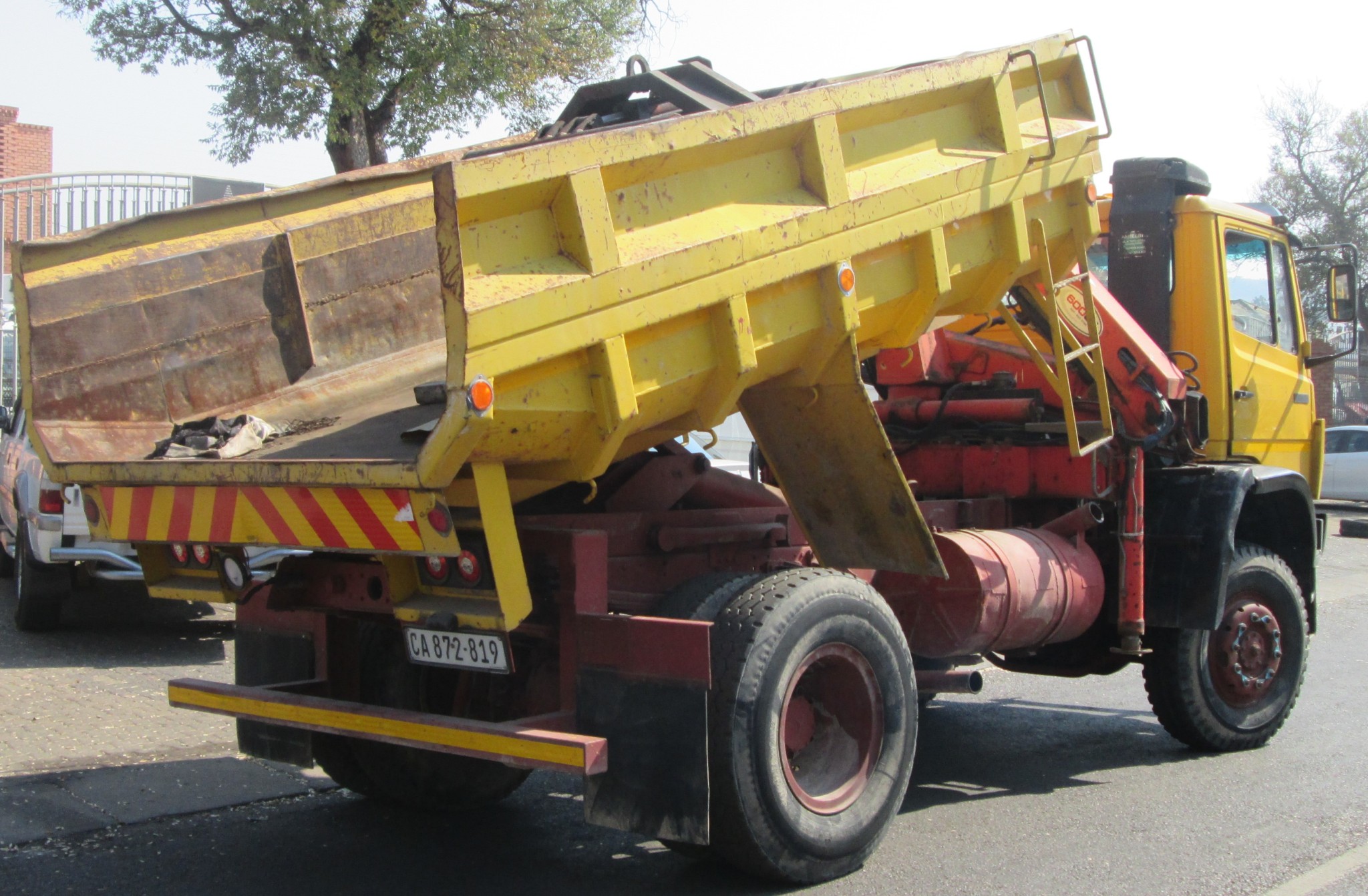1996 MERCEDES BENZ 1617 8TON WITH PALFINGER PE8000 CRANE AND GRAB 4X4 TIPPER - Image 8