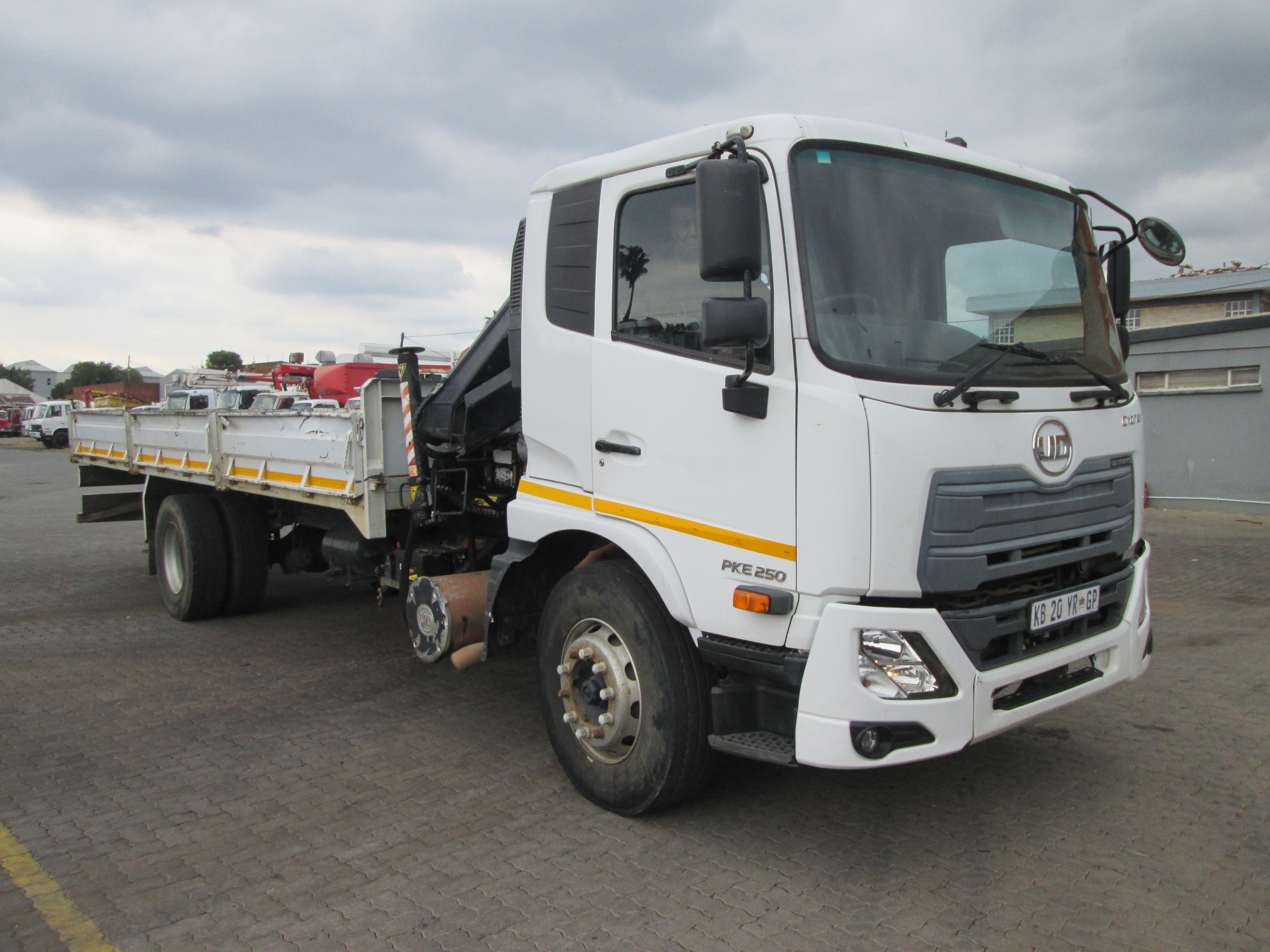 2012 UD PKE250 CRONER 8TON DROPSIDE WITH HIAB X CL 8-1